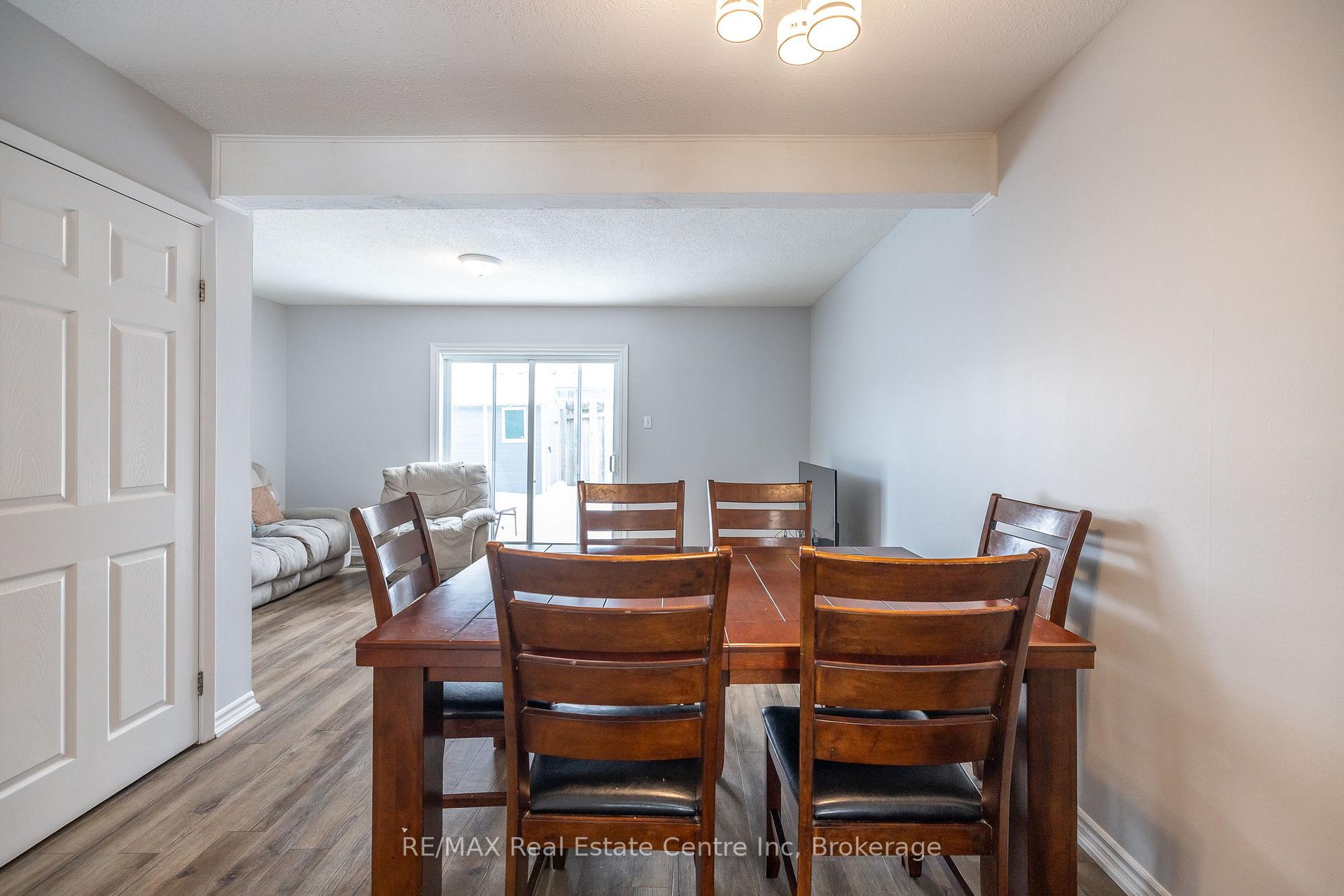 Photo 14 of Unit 207, 31 Greengate Road, Guelph, Junction/Onward Willow — HOMEH