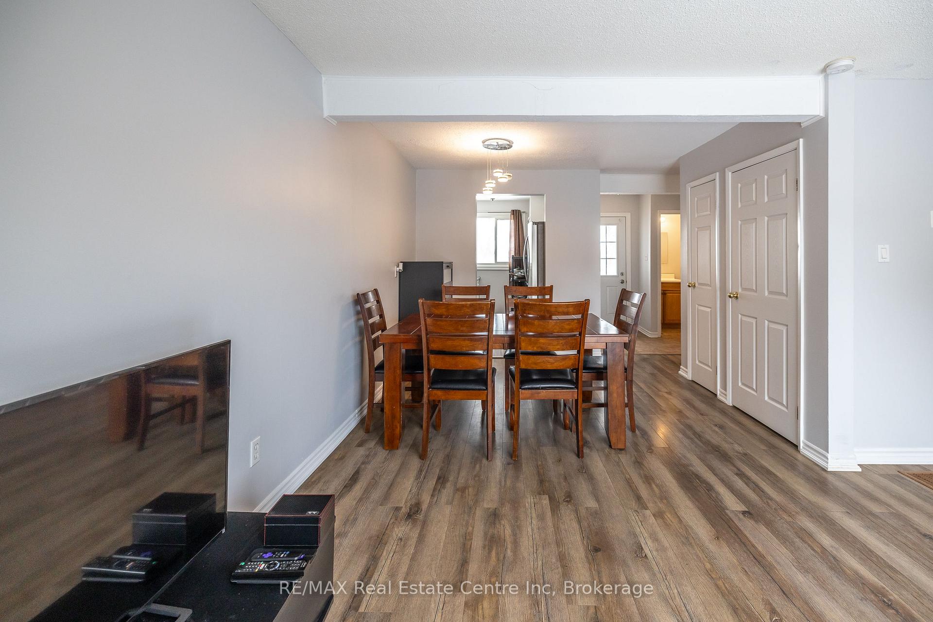 Photo 15 of Unit 207, 31 Greengate Road, Guelph, Junction/Onward Willow — HOMEH