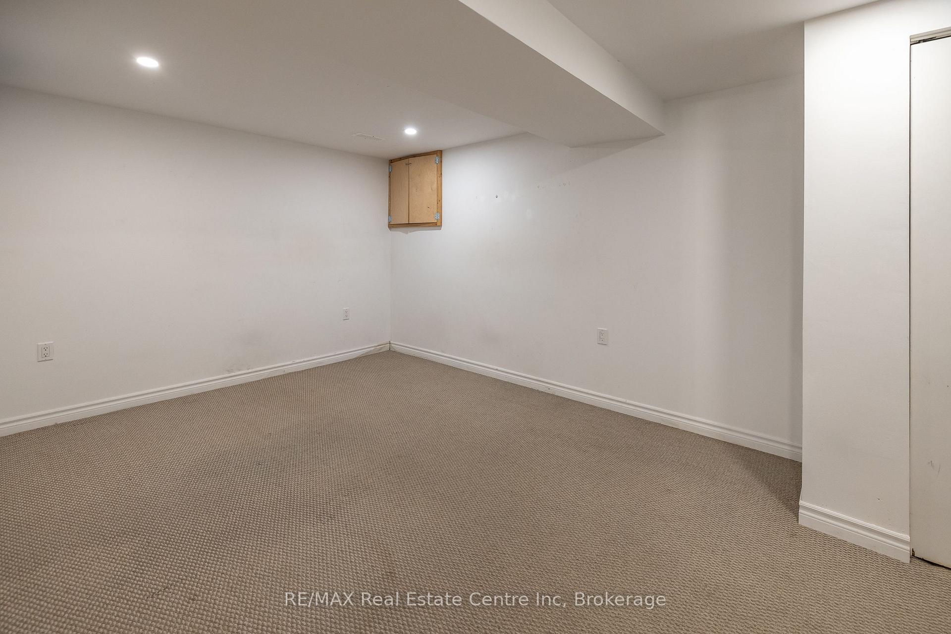 Photo 32 of Unit 207, 31 Greengate Road, Guelph, Junction/Onward Willow — HOMEH