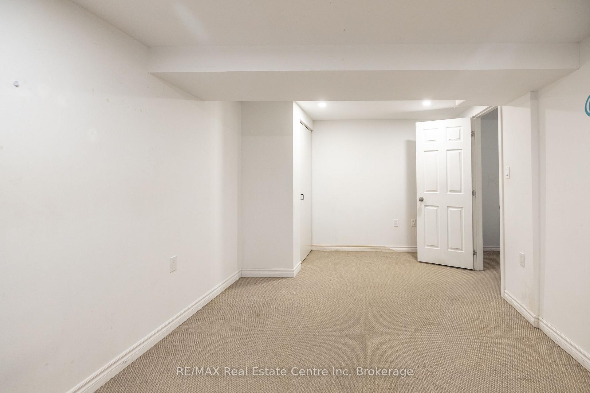 Photo 35 of Unit 207, 31 Greengate Road, Guelph, Junction/Onward Willow — HOMEH