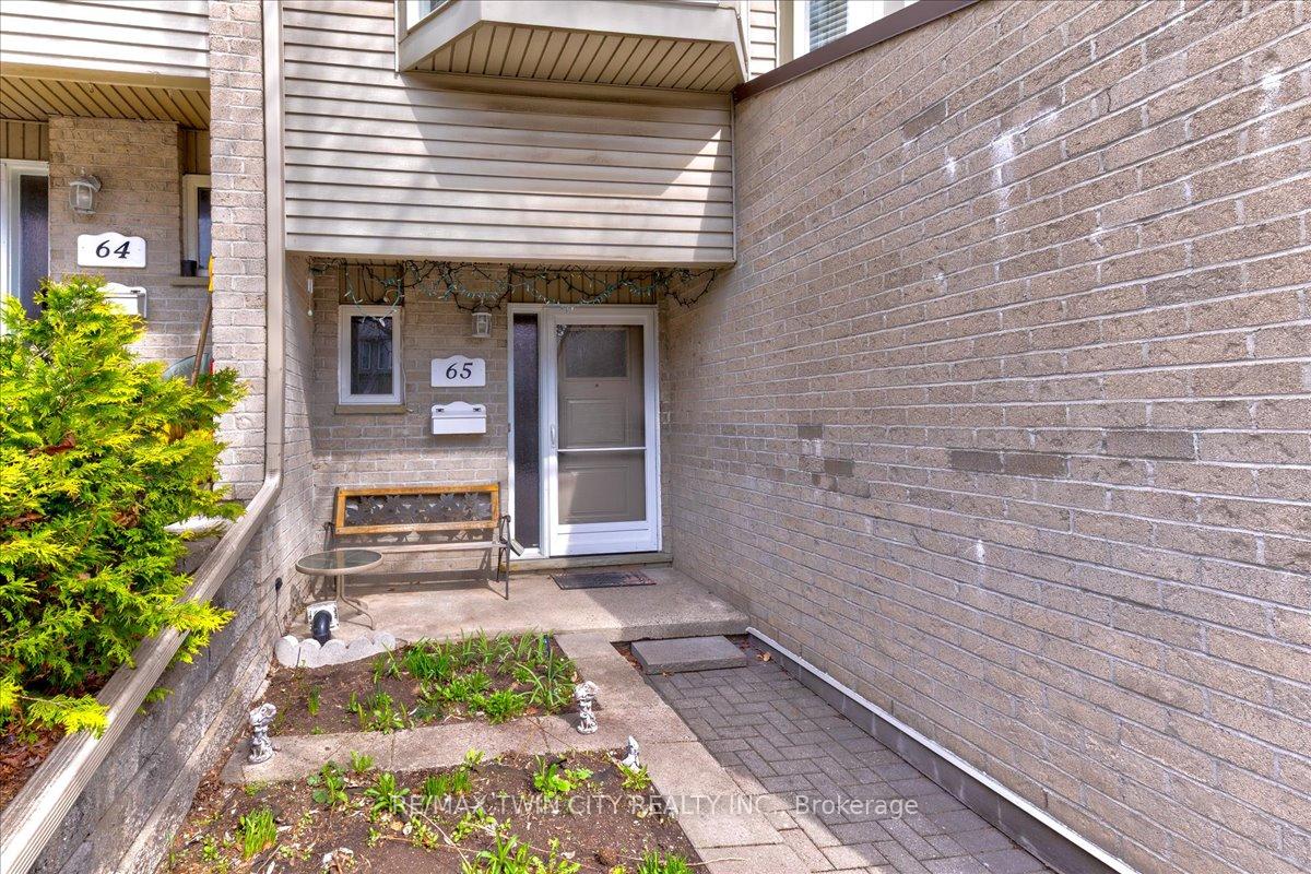Photo 4 of Unit 65, 20 Paulander Drive, Kitchener — HOMEH