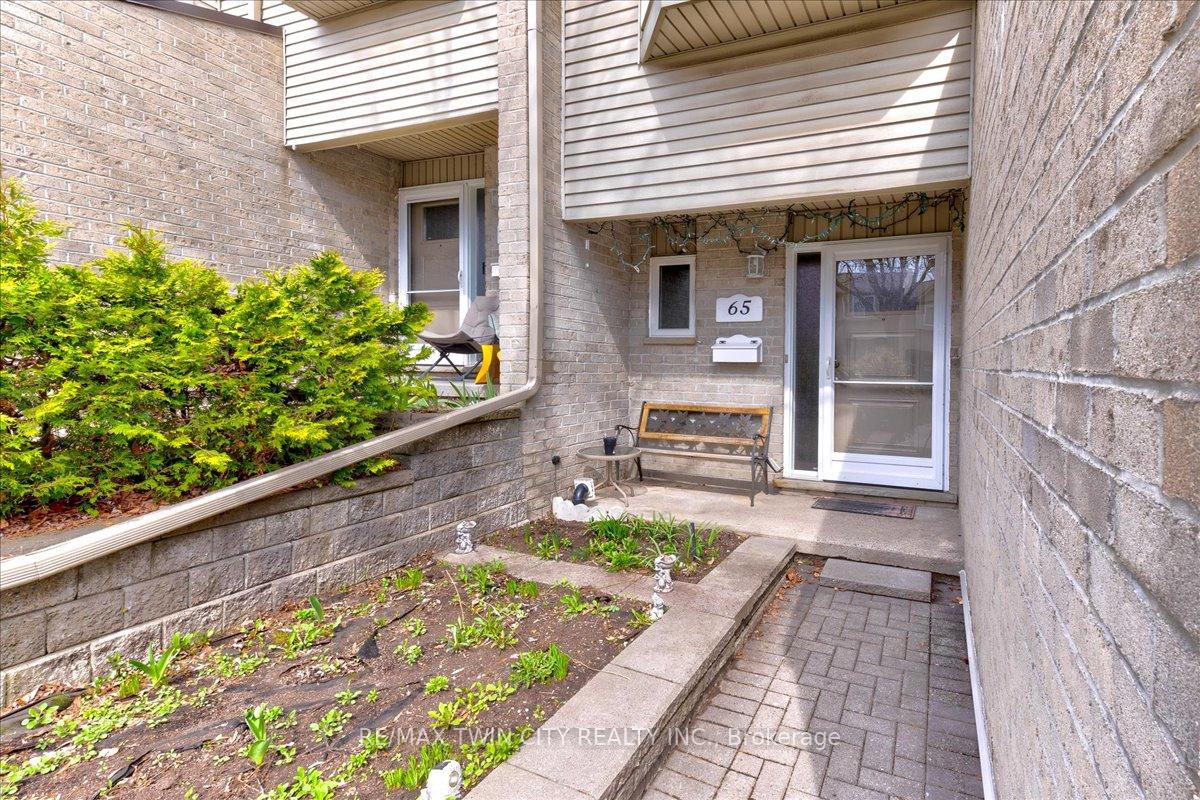 Photo 5 of Unit 65, 20 Paulander Drive, Kitchener — HOMEH