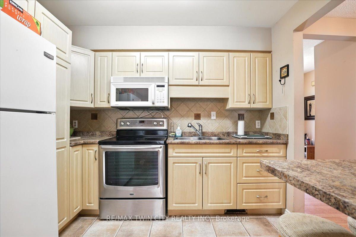 Photo 13 of Unit 65, 20 Paulander Drive, Kitchener — HOMEH