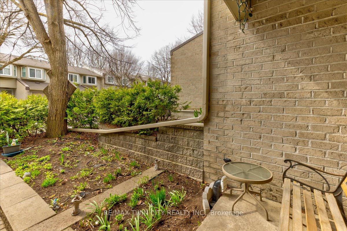 Photo 33 of Unit 65, 20 Paulander Drive, Kitchener — HOMEH