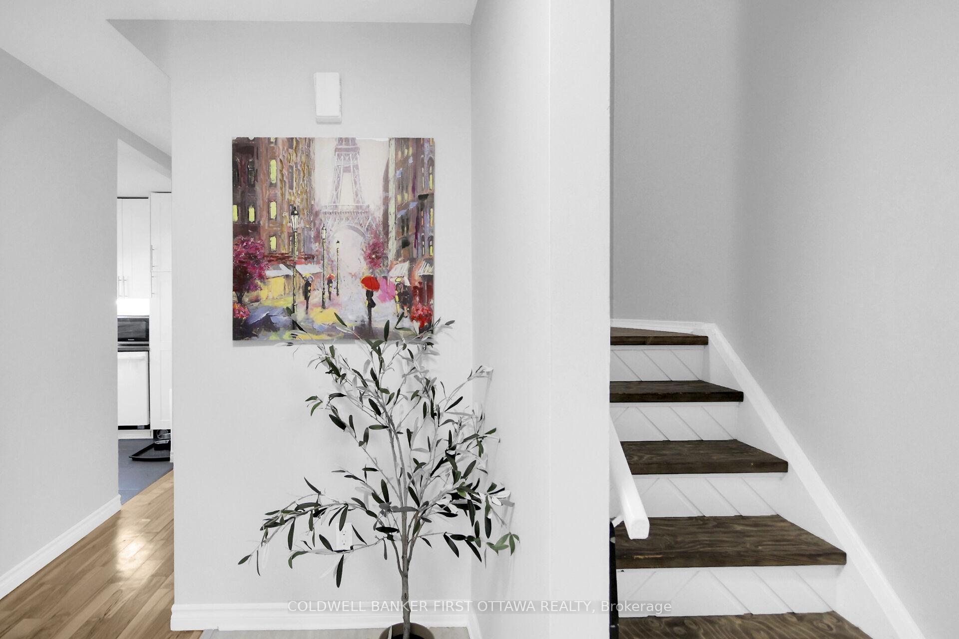 Photo 5 of Unit 28, 1466 Foxwell Street N, Ottawa, Pineview — HOMEH