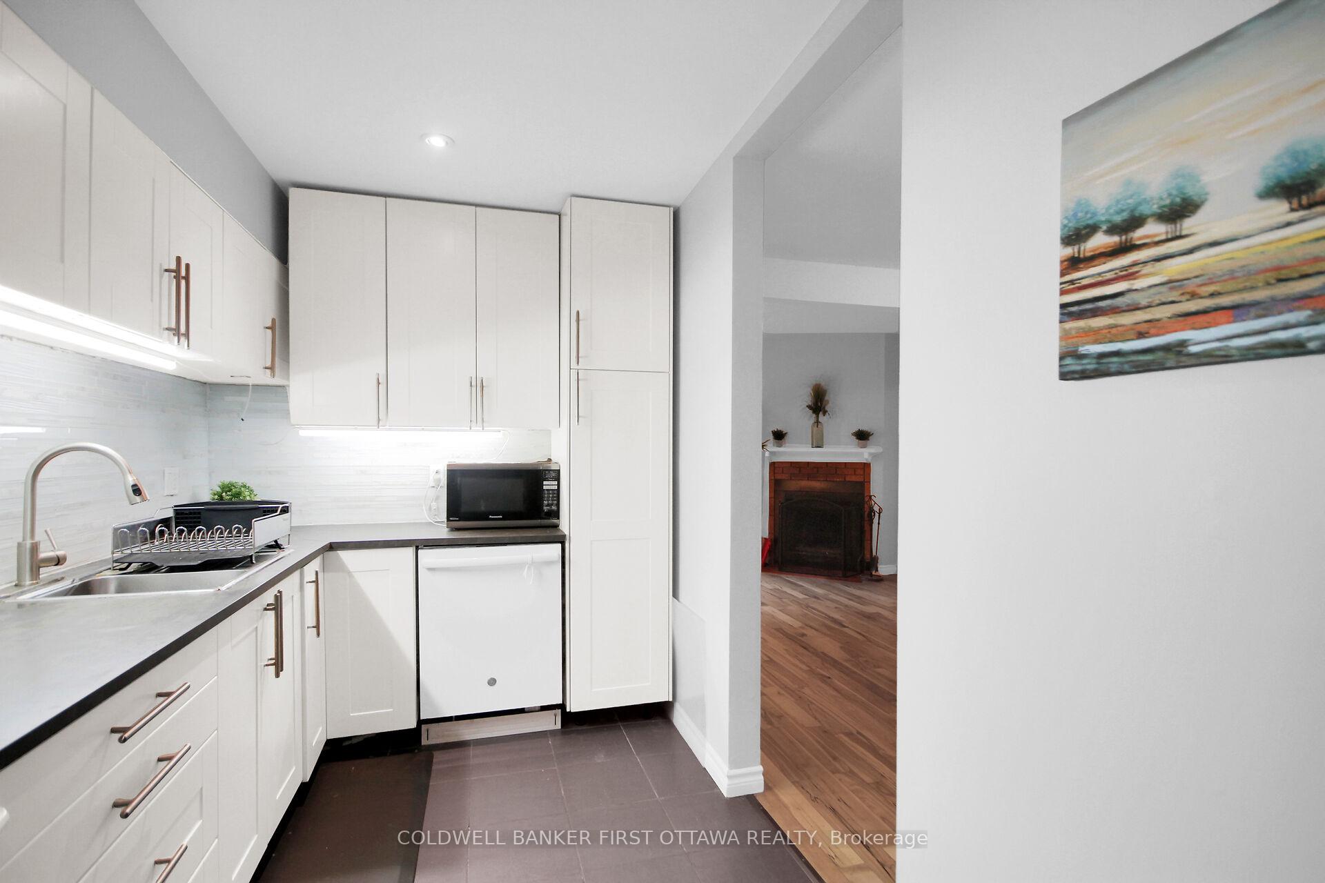 Photo 6 of Unit 28, 1466 Foxwell Street N, Ottawa, Pineview — HOMEH