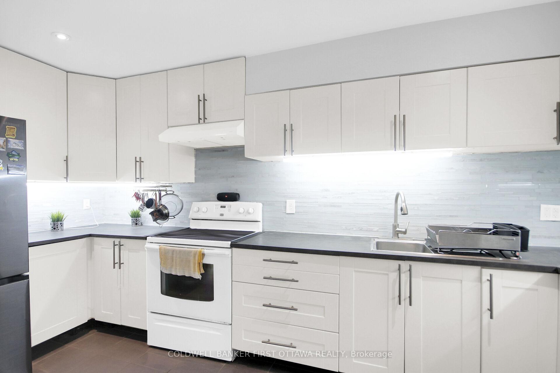 Photo 7 of Unit 28, 1466 Foxwell Street N, Ottawa, Pineview — HOMEH