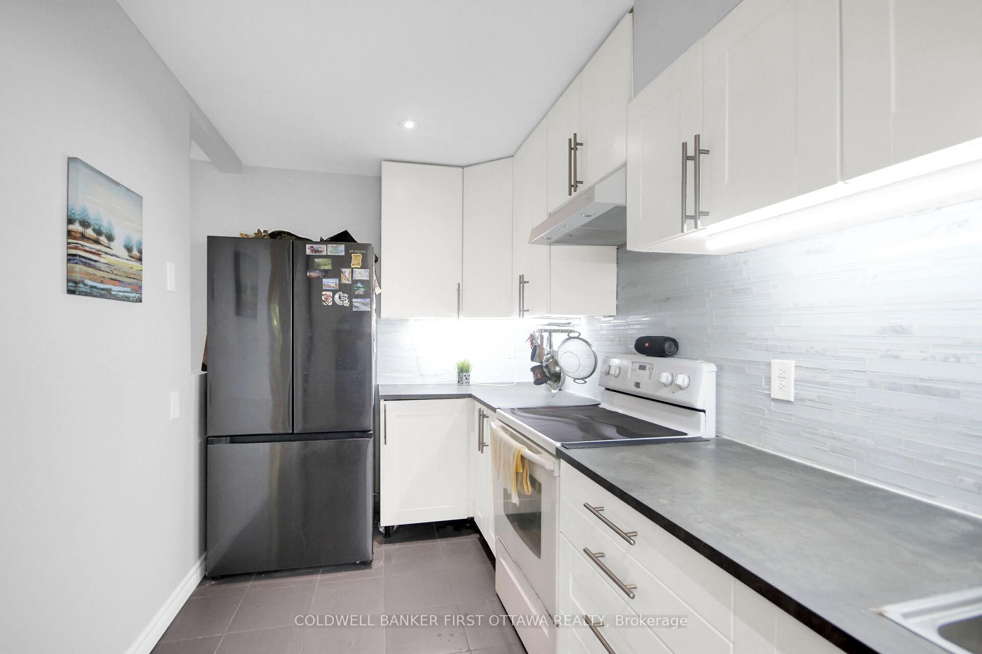 Photo 8 of Unit 28, 1466 Foxwell Street N, Ottawa, Pineview — HOMEH