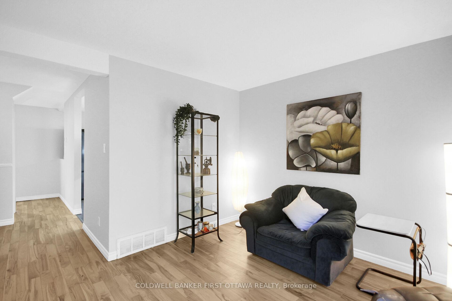 Photo 12 of Unit 28, 1466 Foxwell Street N, Ottawa, Pineview — HOMEH