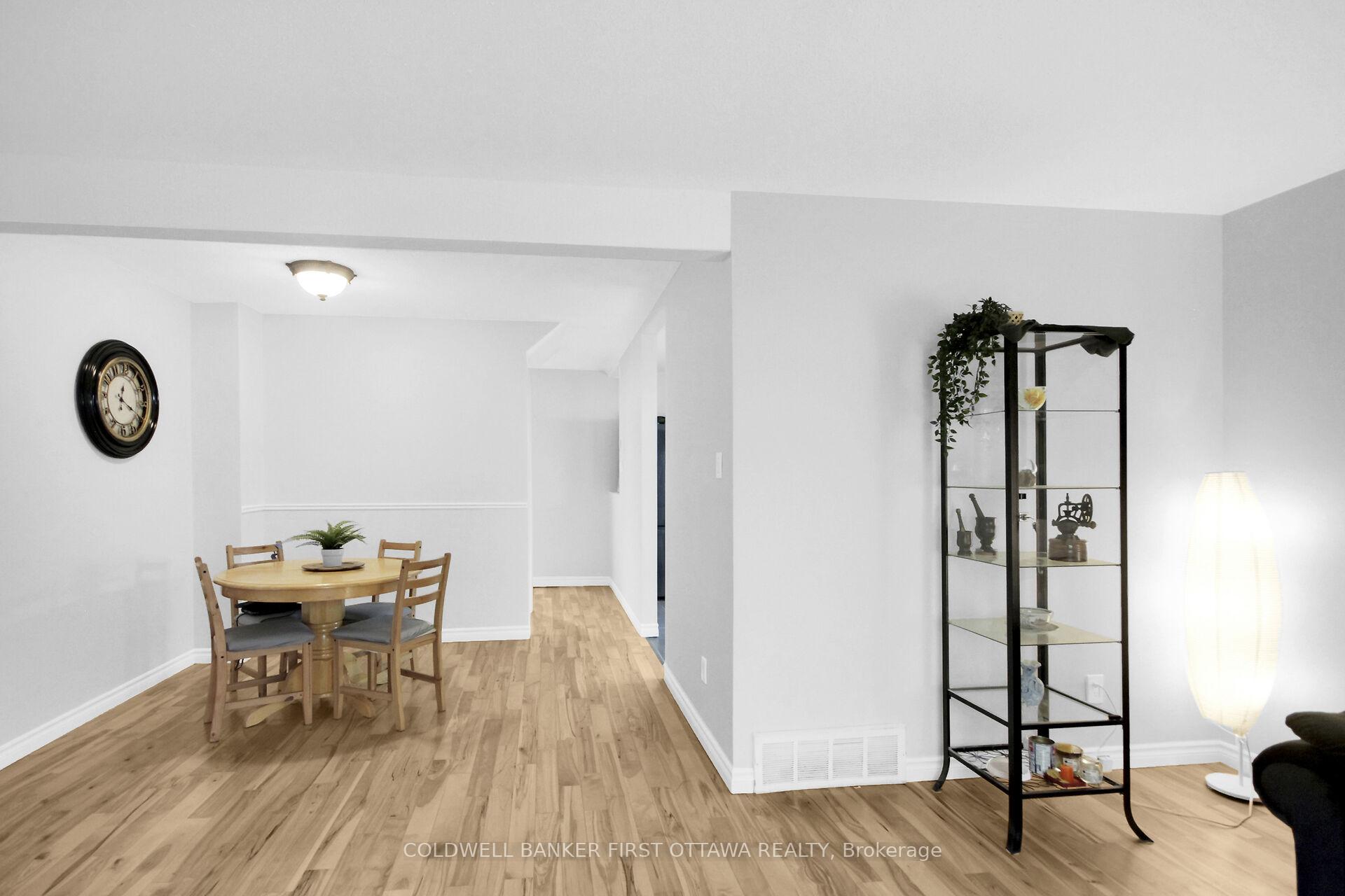 Photo 13 of Unit 28, 1466 Foxwell Street N, Ottawa, Pineview — HOMEH