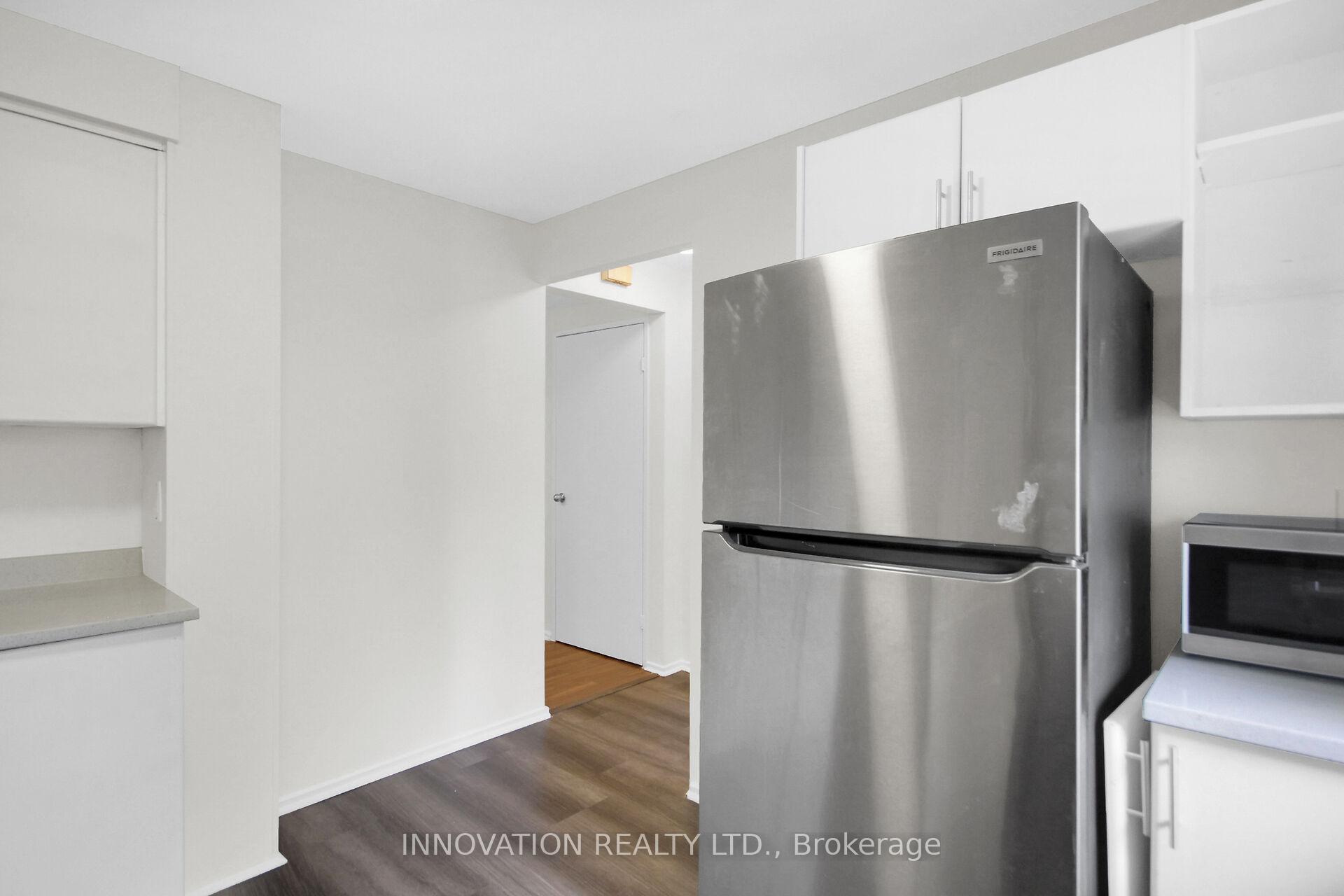 Photo 15 of 26 Corley Private, Ottawa, Heron Gate/Industrial Park — HOMEH