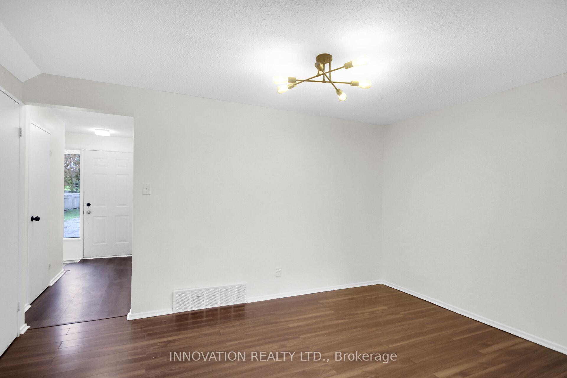 Photo 18 of 26 Corley Private, Ottawa, Heron Gate/Industrial Park — HOMEH