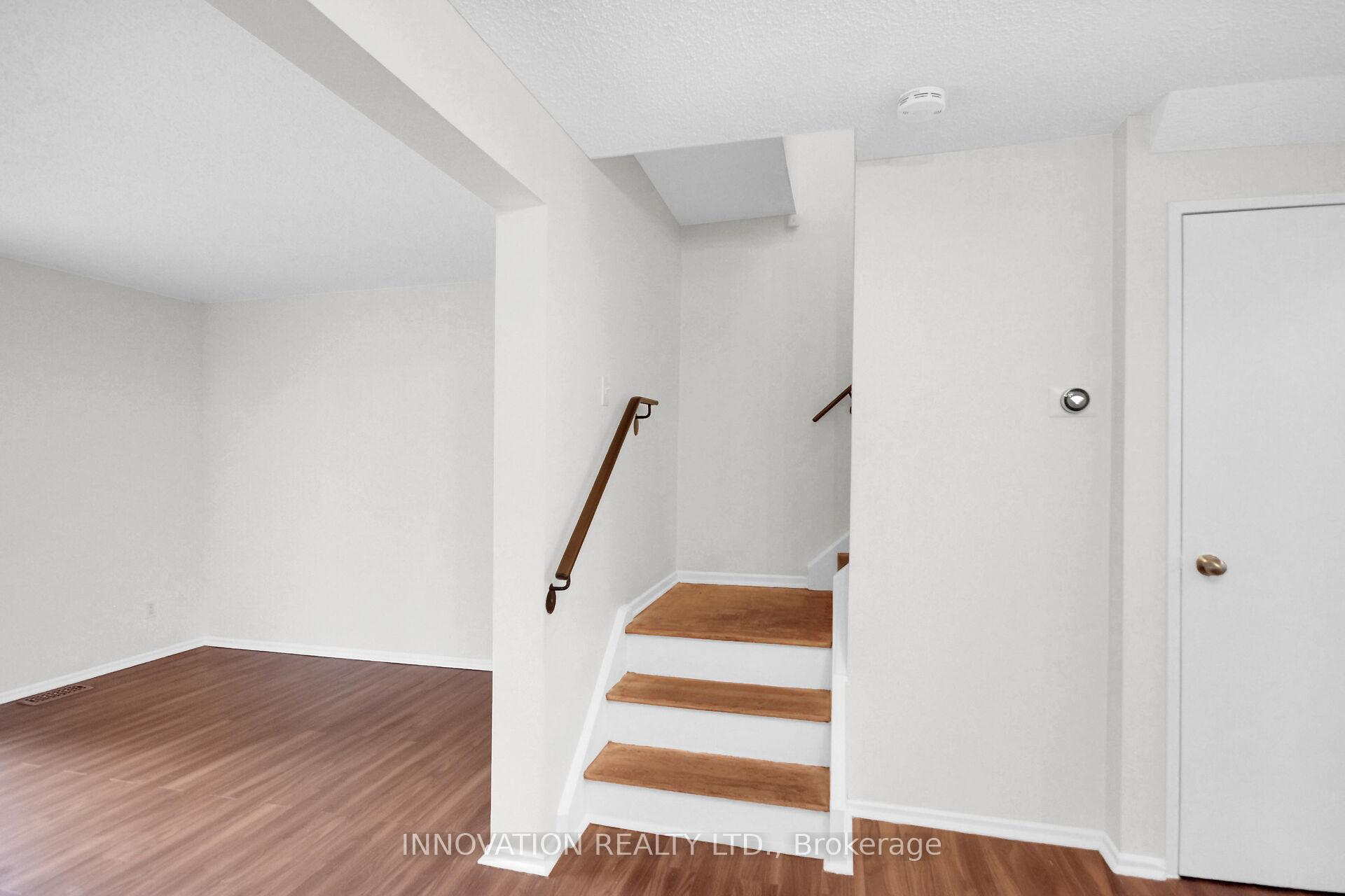 Photo 22 of 26 Corley Private, Ottawa, Heron Gate/Industrial Park — HOMEH