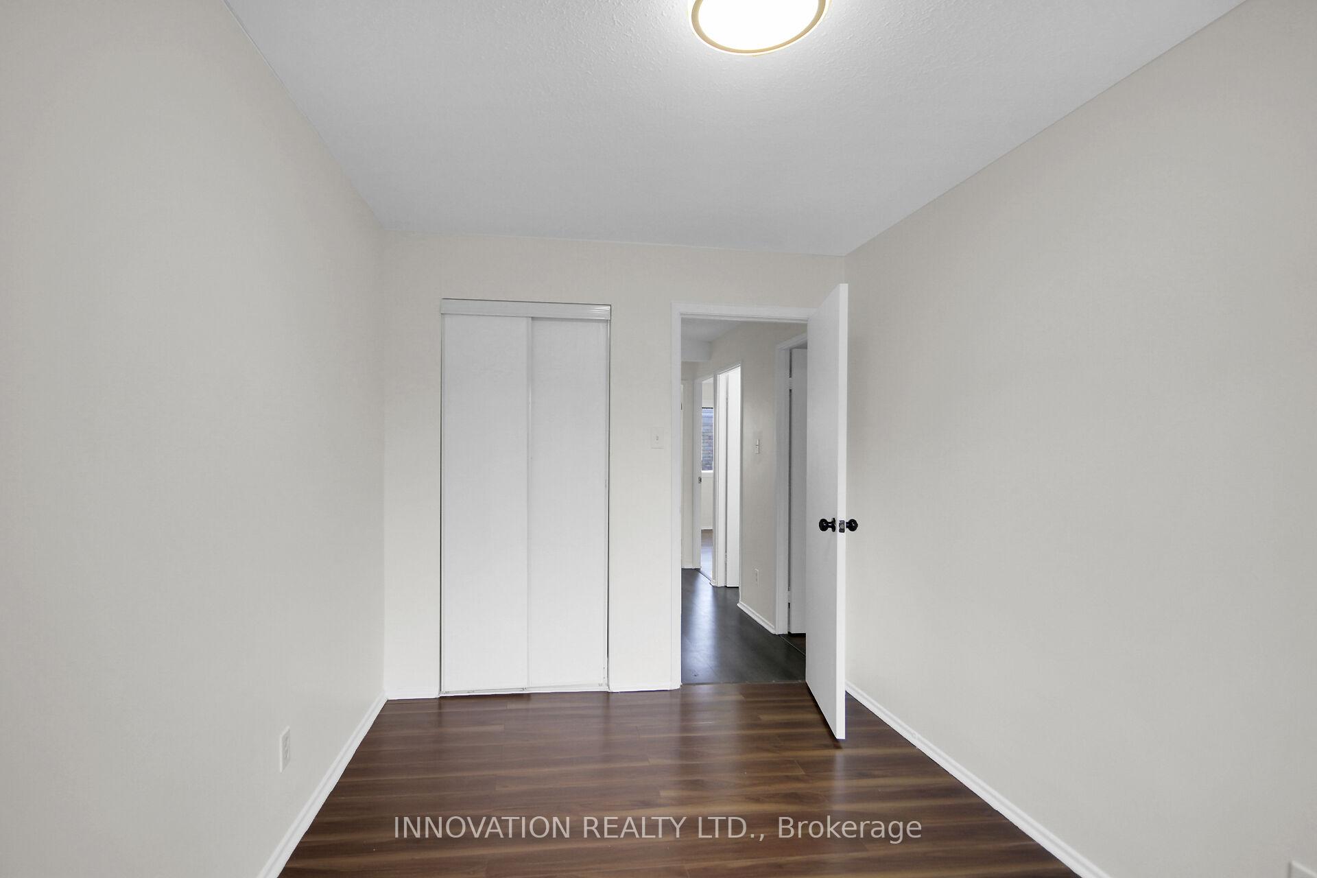 Photo 24 of 26 Corley Private, Ottawa, Heron Gate/Industrial Park — HOMEH
