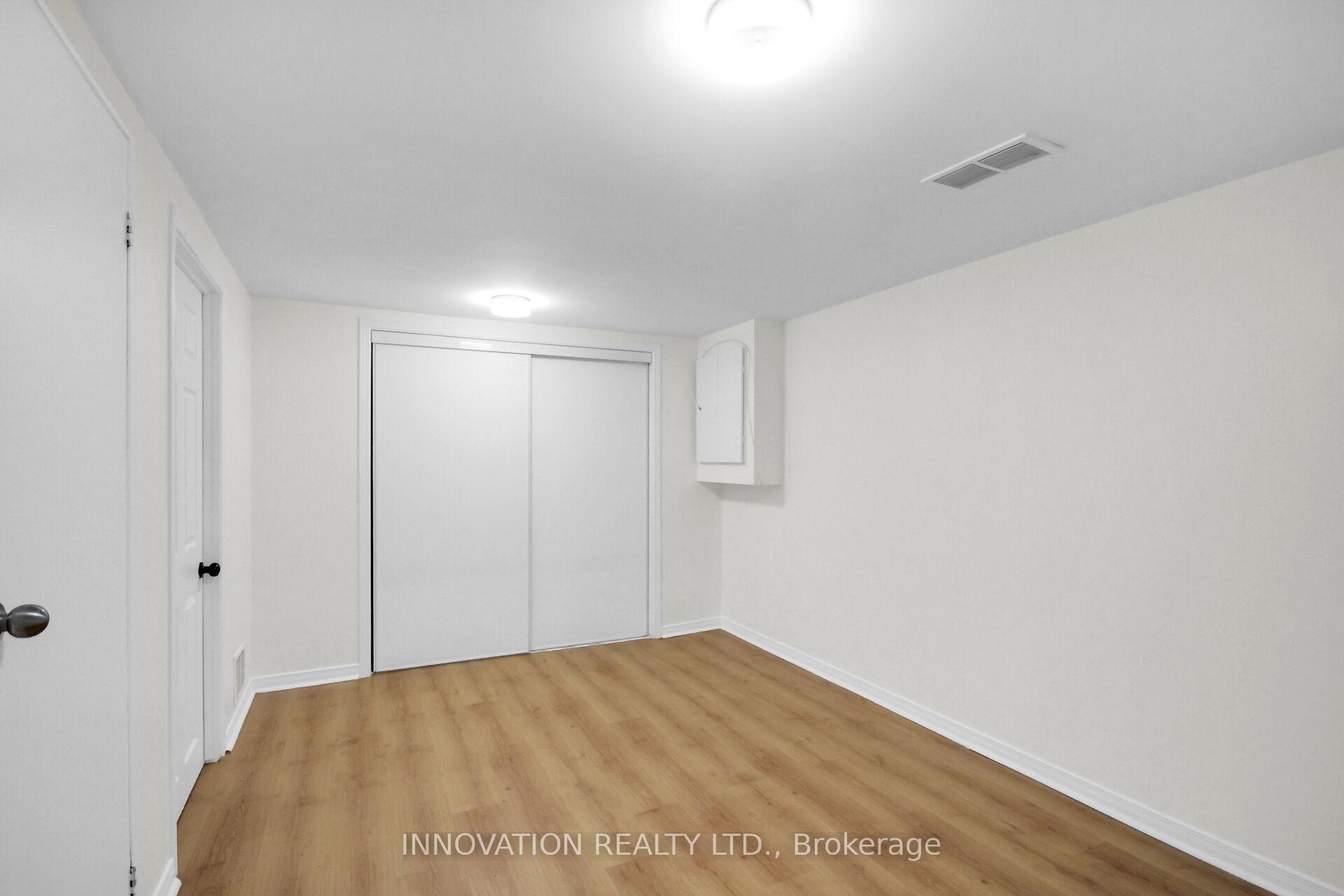 Photo 29 of 26 Corley Private, Ottawa, Heron Gate/Industrial Park — HOMEH