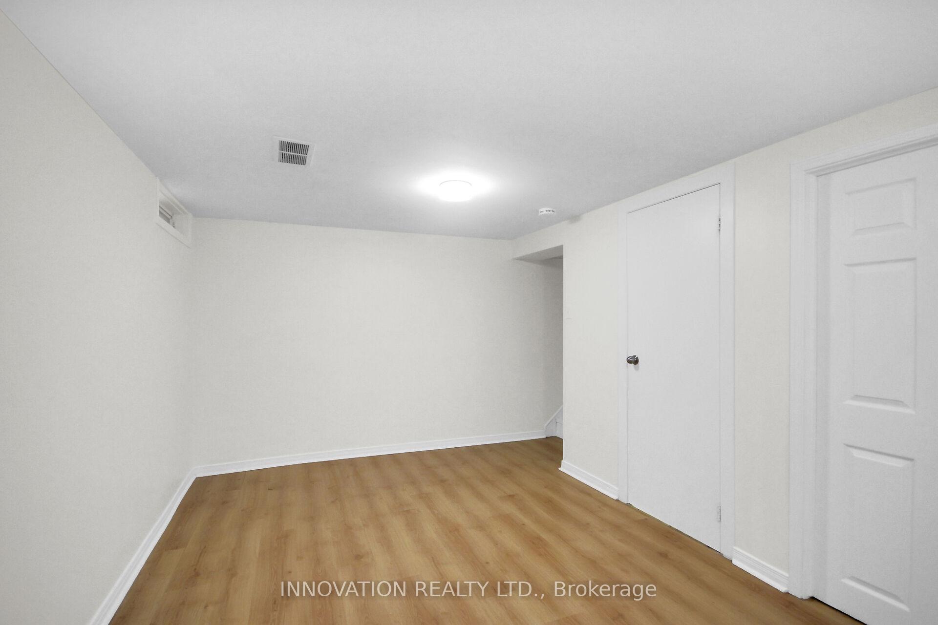 Photo 30 of 26 Corley Private, Ottawa, Heron Gate/Industrial Park — HOMEH
