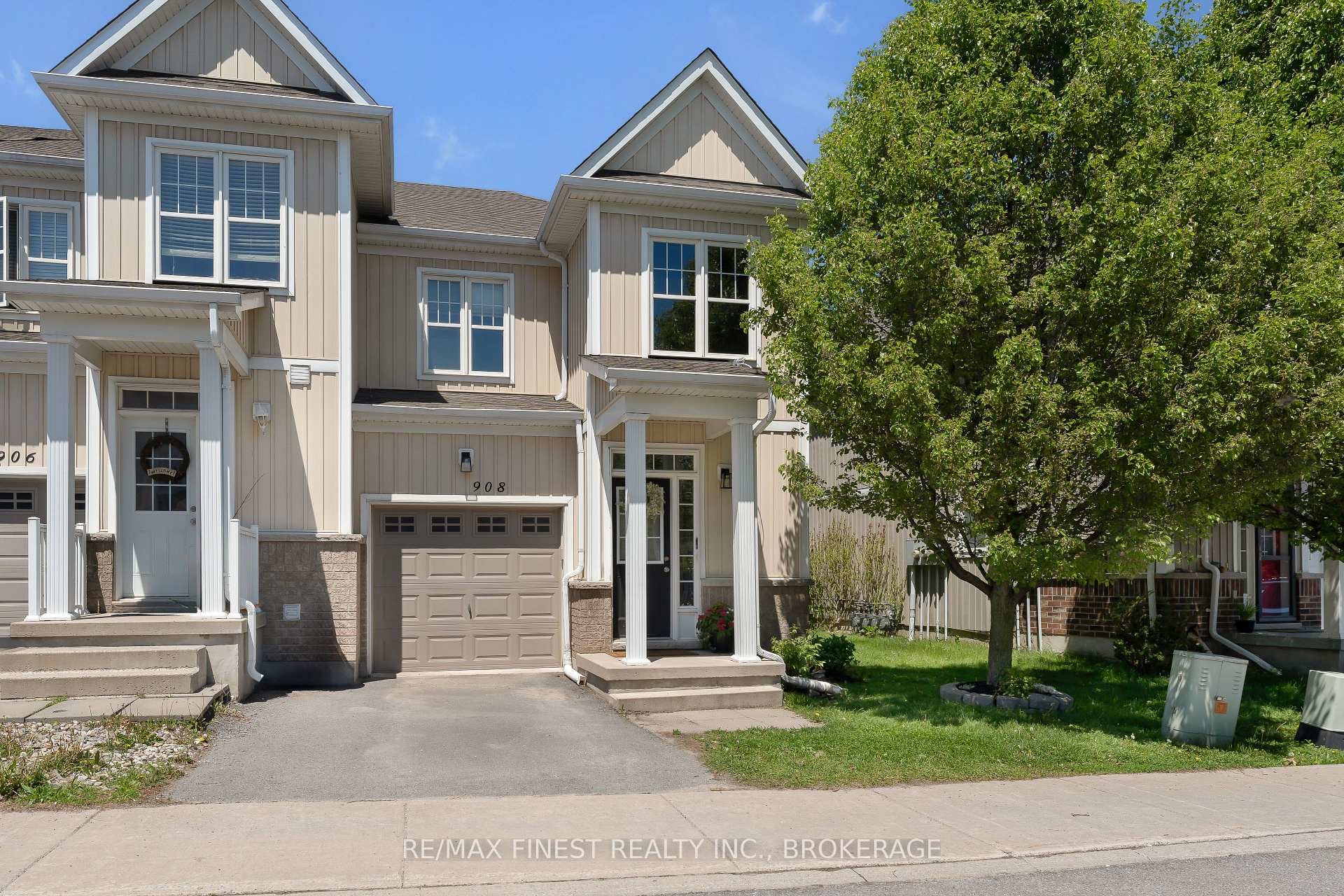 Photo 2 of 908 Ascot Lane, Kingston, Rideau — HOMEH