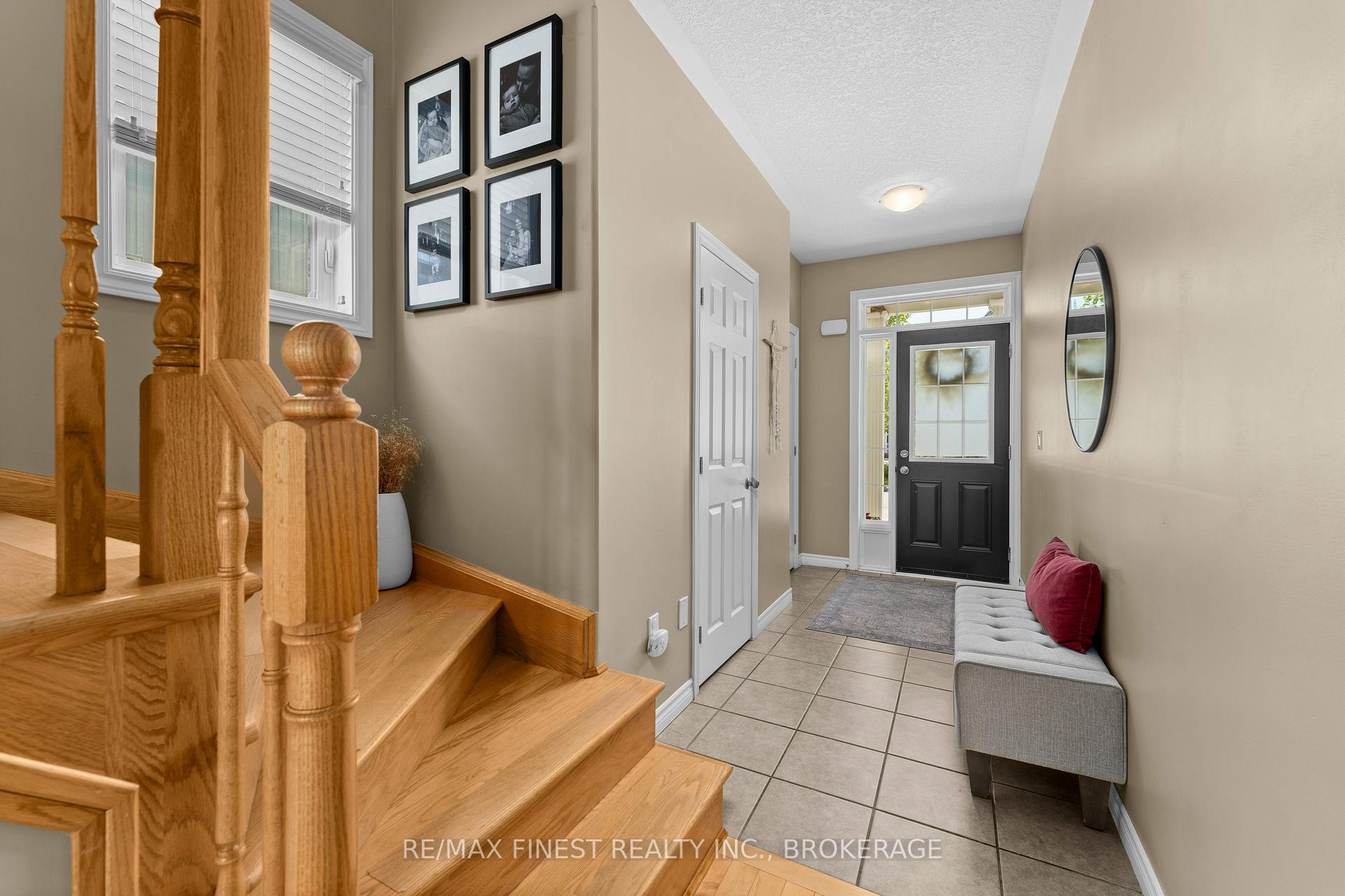Photo 5 of 908 Ascot Lane, Kingston, Rideau — HOMEH