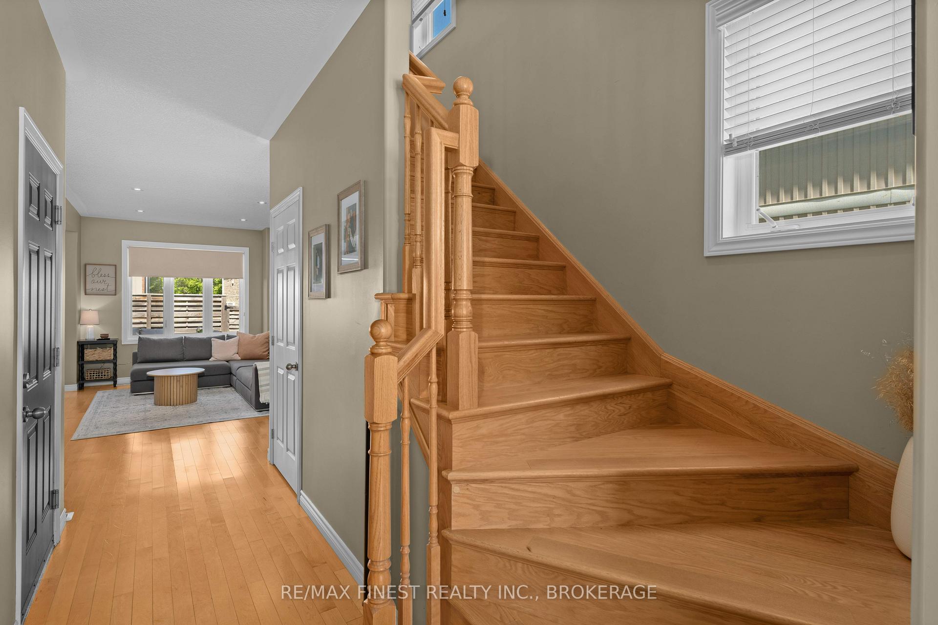 Photo 8 of 908 Ascot Lane, Kingston, Rideau — HOMEH