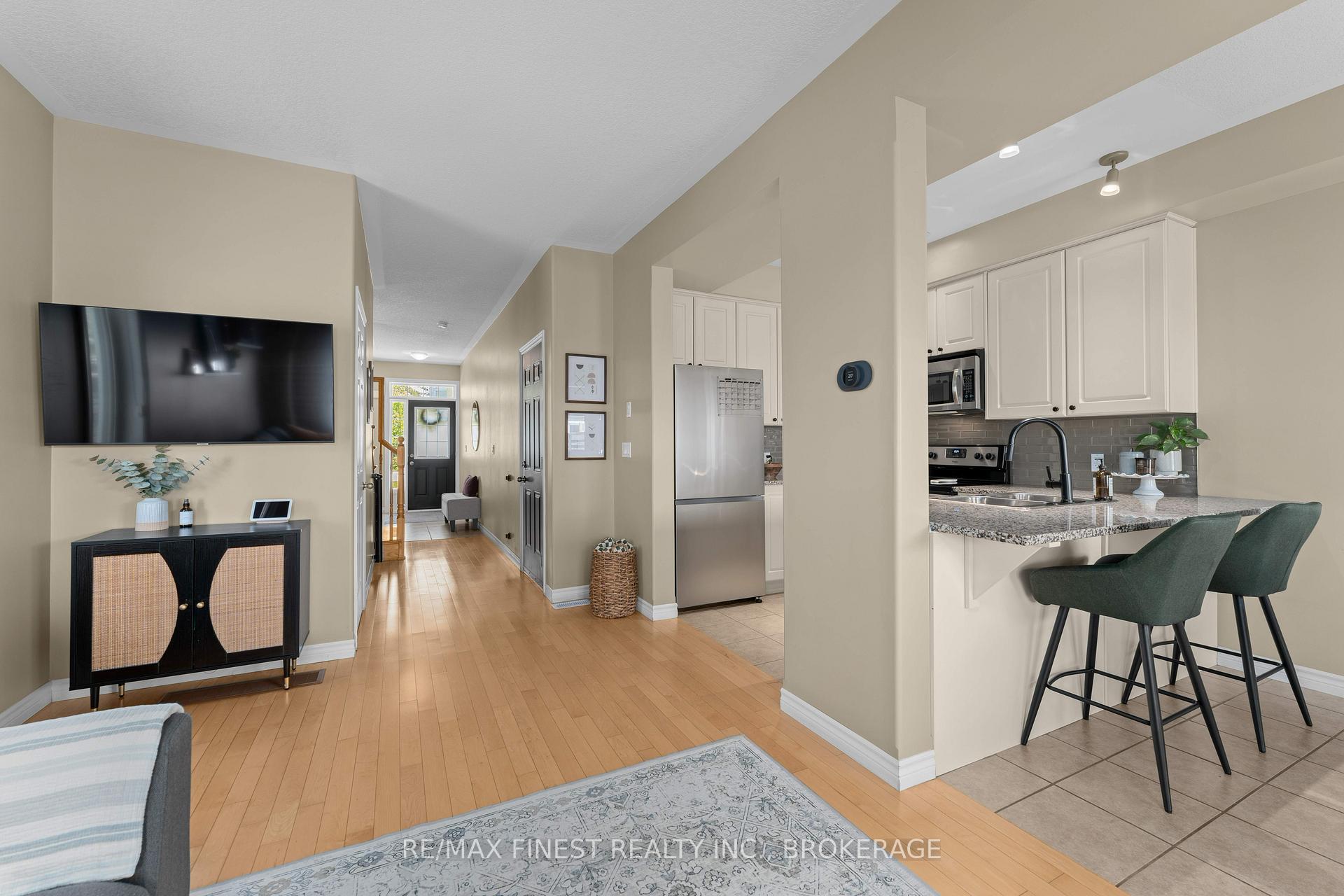 Photo 11 of 908 Ascot Lane, Kingston, Rideau — HOMEH