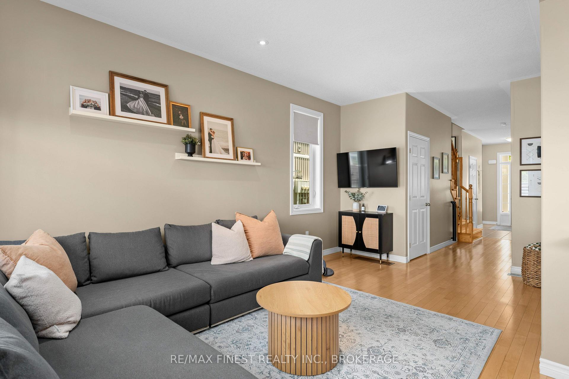 Photo 13 of 908 Ascot Lane, Kingston, Rideau — HOMEH