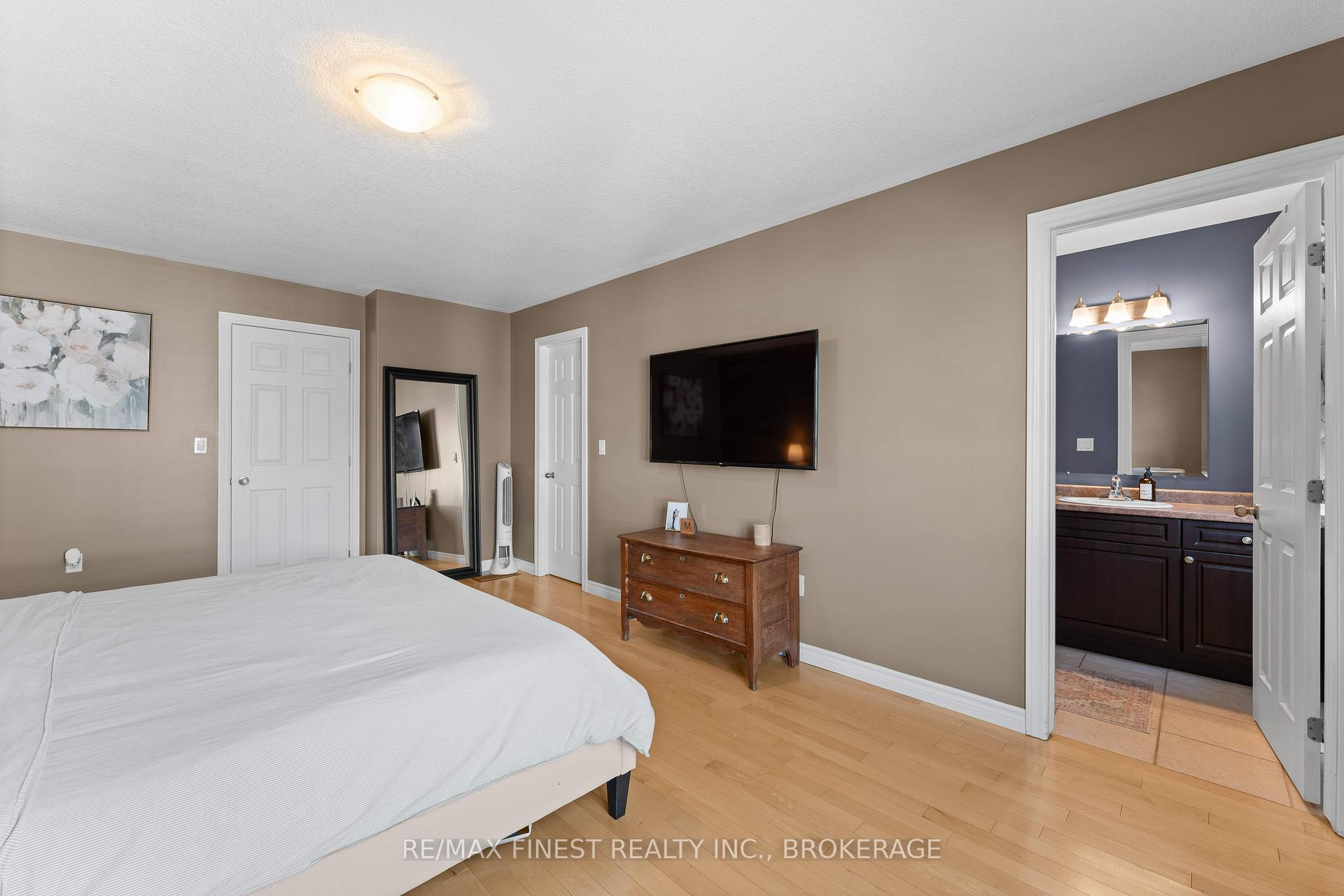 Photo 22 of 908 Ascot Lane, Kingston, Rideau — HOMEH