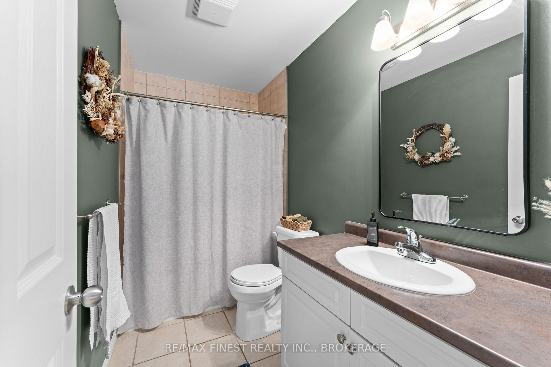 Photo 30 of 908 Ascot Lane, Kingston, Rideau — HOMEH