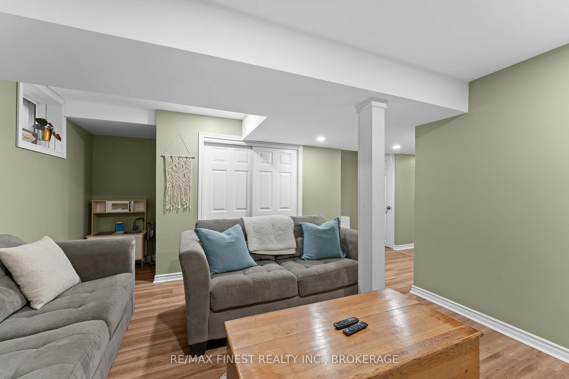Photo 34 of 908 Ascot Lane, Kingston, Rideau — HOMEH