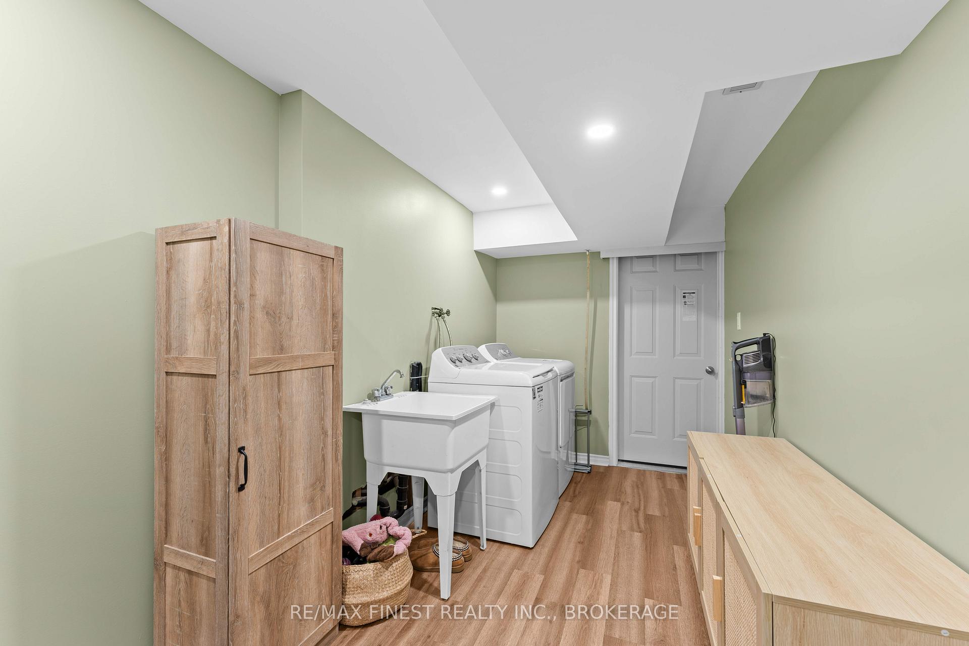 Photo 37 of 908 Ascot Lane, Kingston, Rideau — HOMEH