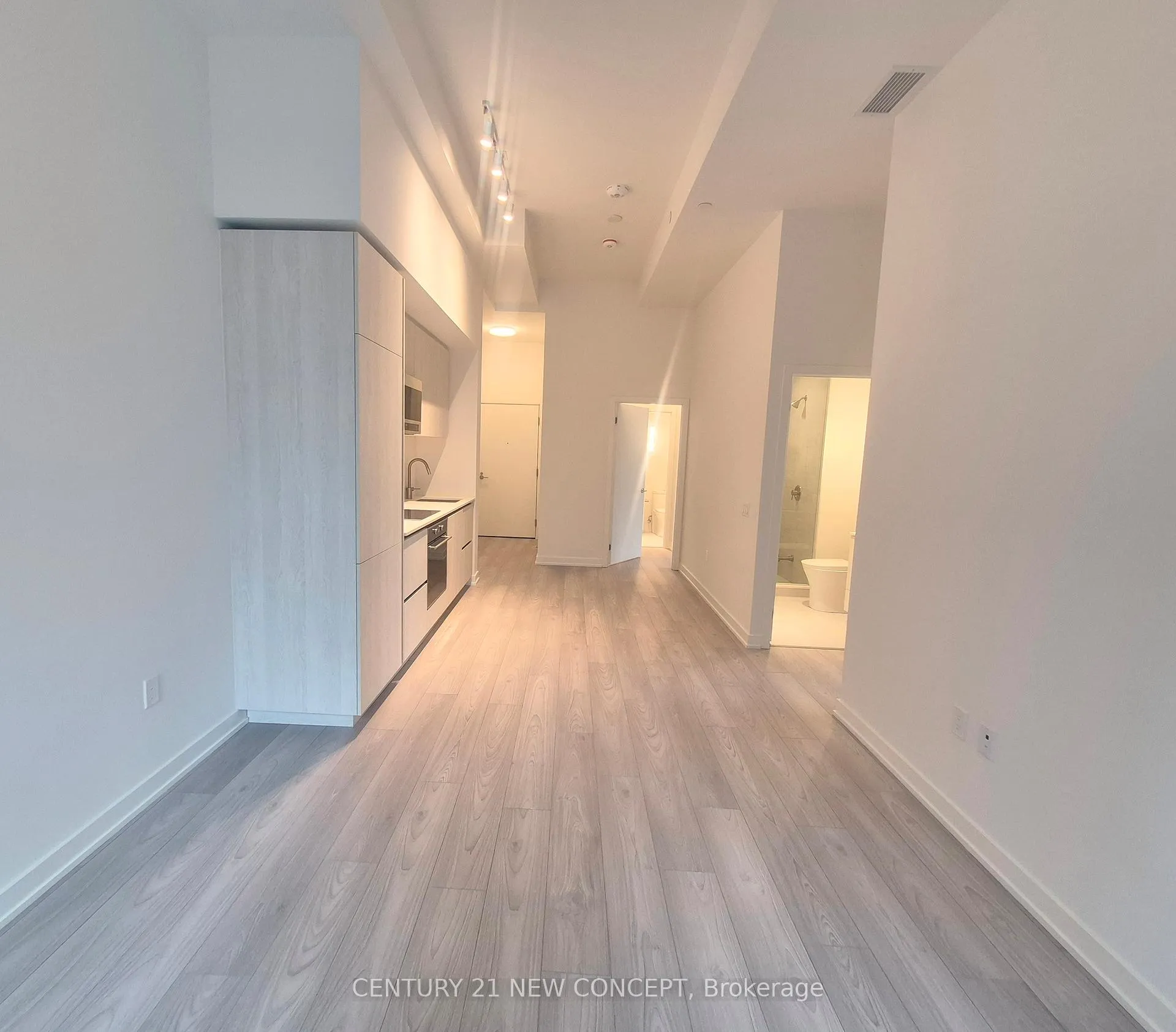 Photo 2 of Unit 802S, 110 Broadway Avenue N, Toronto, Mount Pleasant West — HOMEH