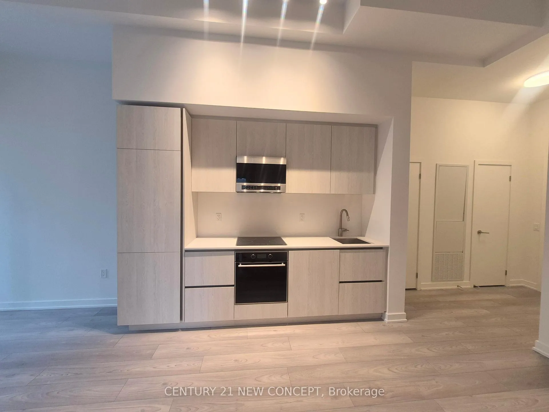 Photo 3 of Unit 802S, 110 Broadway Avenue N, Toronto, Mount Pleasant West — HOMEH