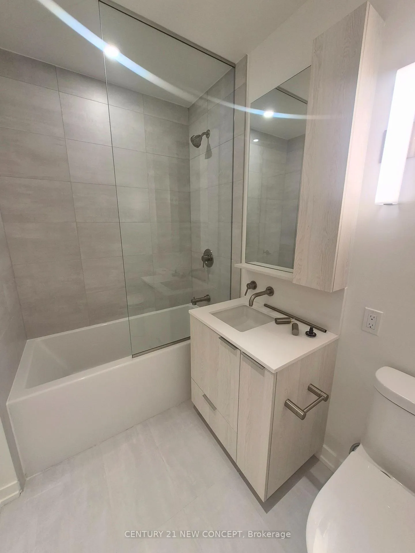 Photo 9 of Unit 802S, 110 Broadway Avenue N, Toronto, Mount Pleasant West — HOMEH