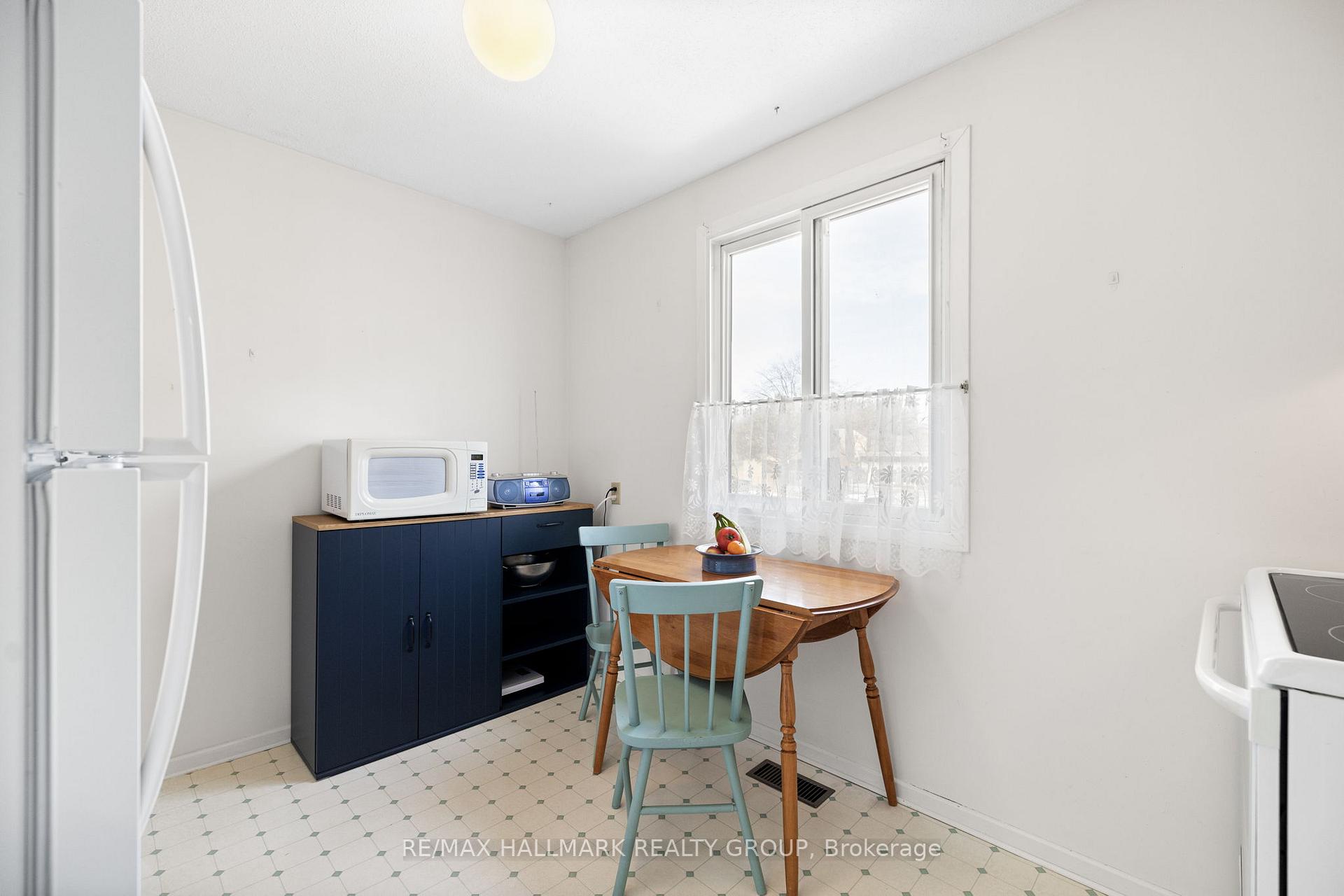 Photo 26 of 1302 Lassiter Terrace, Ottawa, Beaconwood — HOMEH