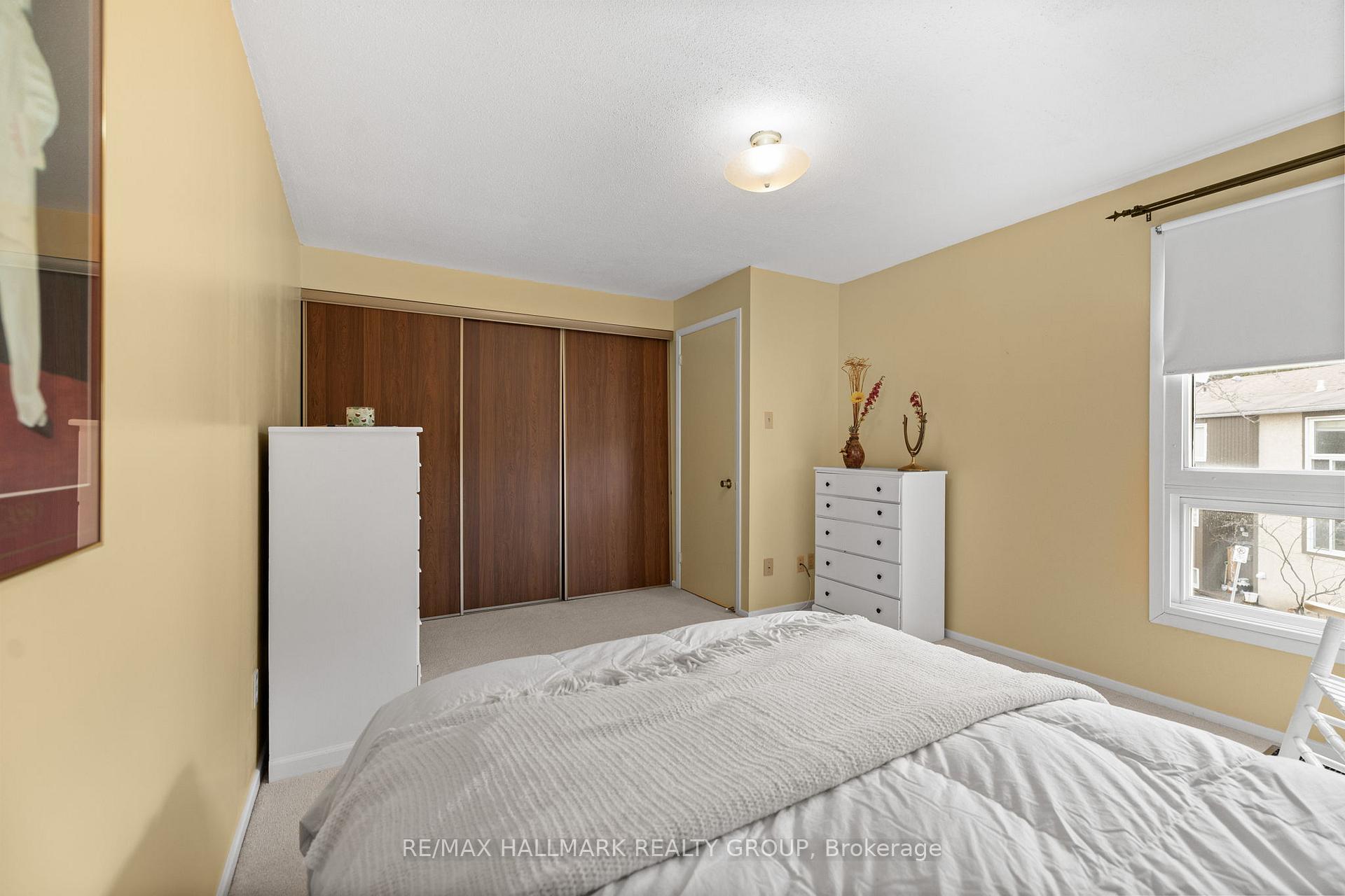 Photo 33 of 1302 Lassiter Terrace, Ottawa, Beaconwood — HOMEH