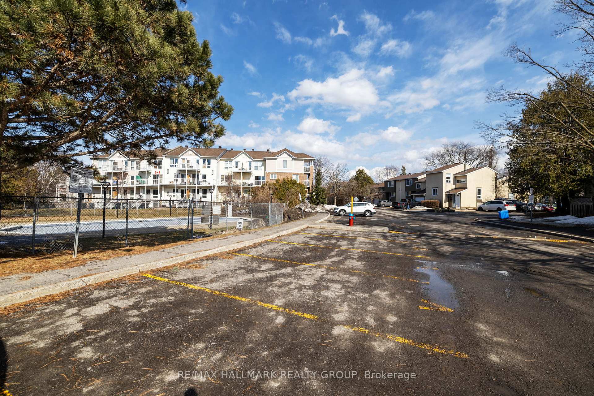 Photo 48 of 1302 Lassiter Terrace, Ottawa, Beaconwood — HOMEH