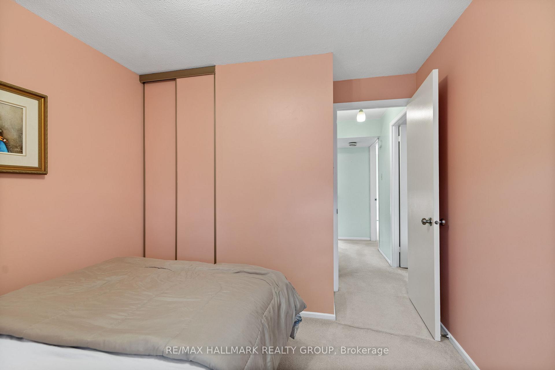 Photo 20 of 1302 Lassiter Terrace, Ottawa, Beaconwood — HOMEH