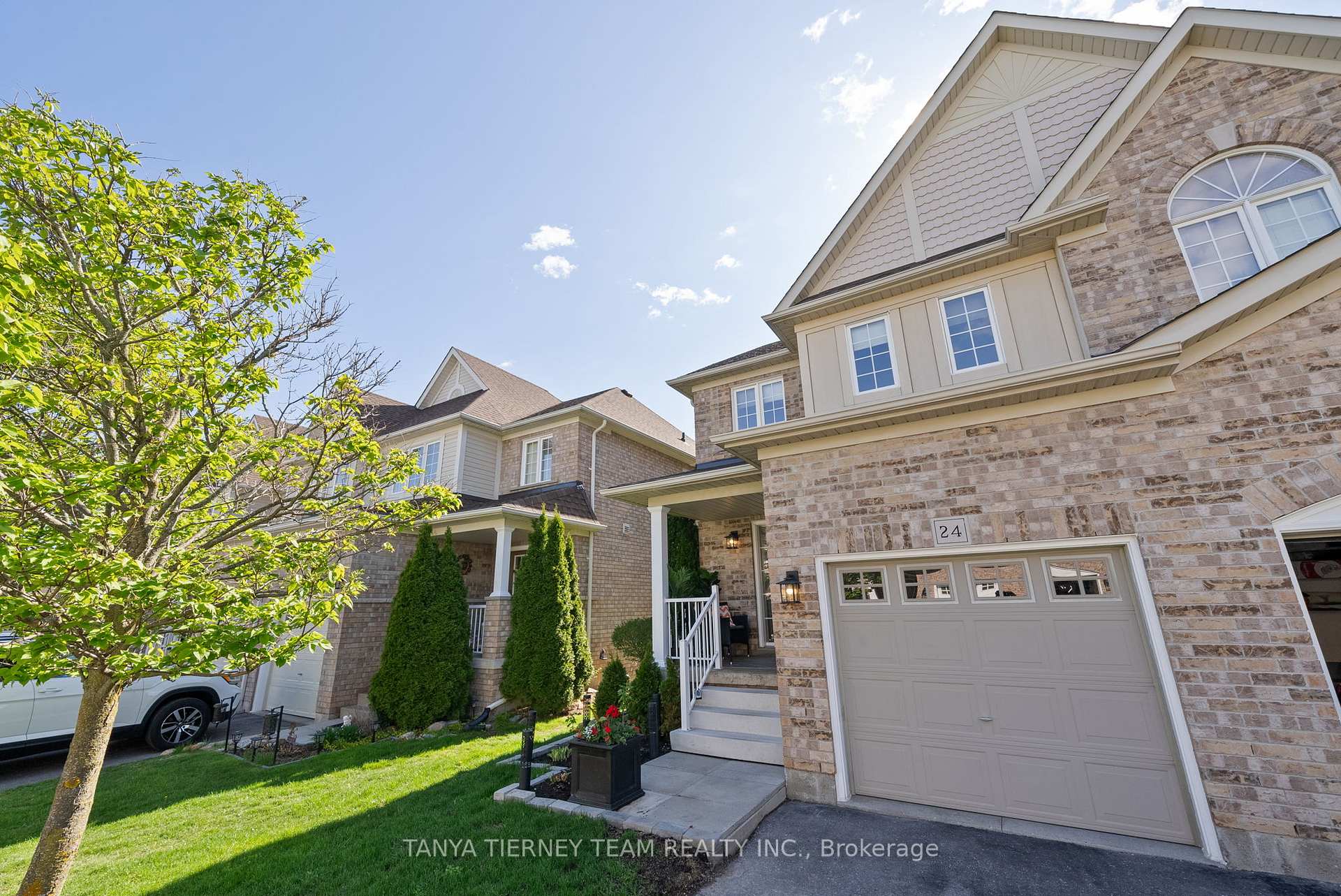 Photo 3 of Unit 24, 460 Woodmount Drive E, Oshawa, Samac — HOMEH