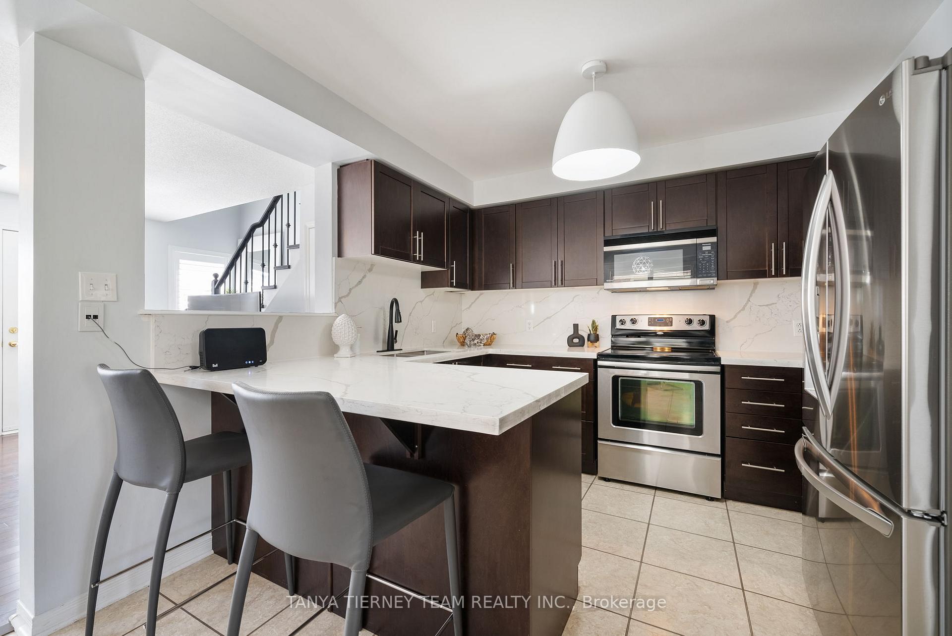 Photo 8 of Unit 24, 460 Woodmount Drive E, Oshawa, Samac — HOMEH