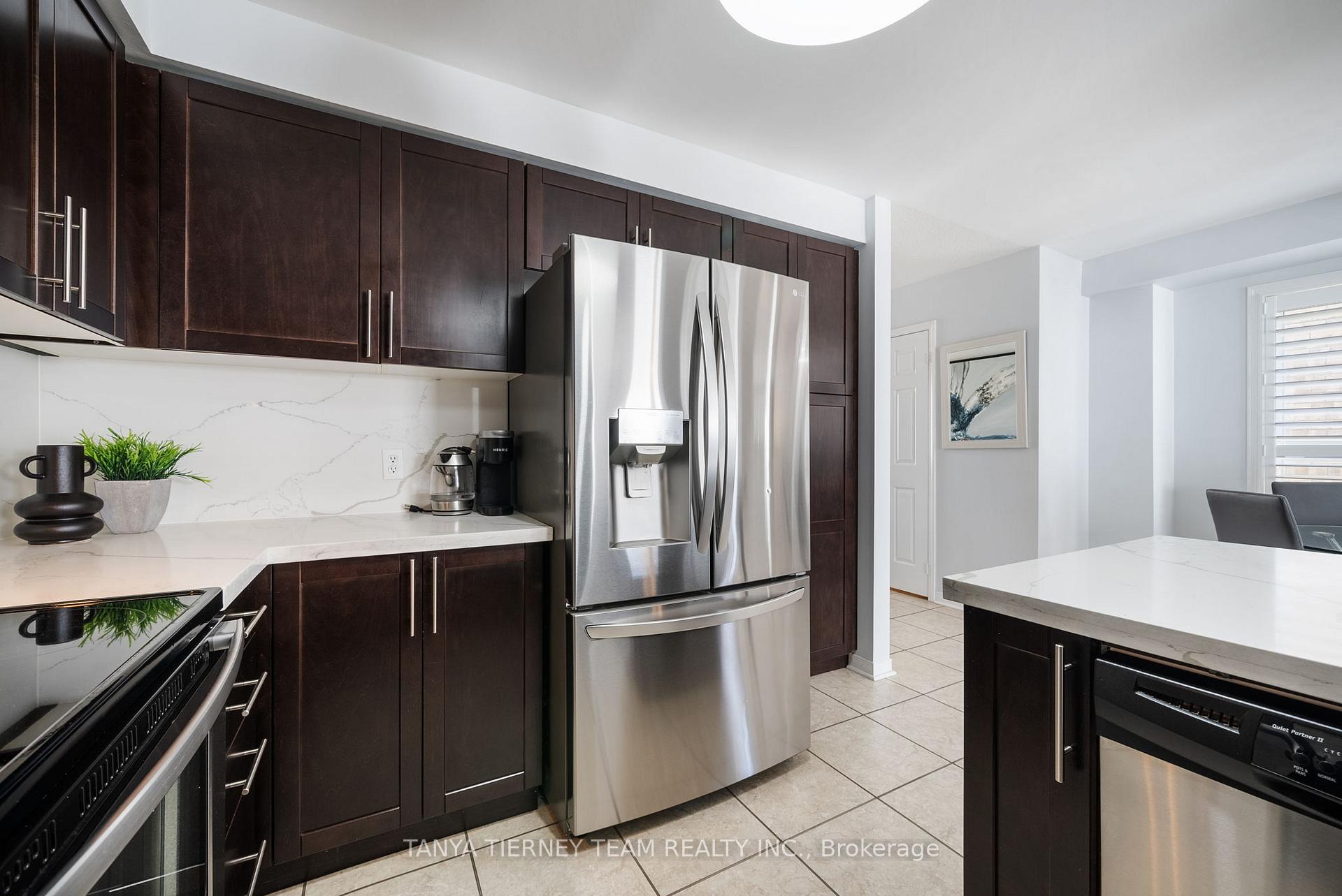 Photo 11 of Unit 24, 460 Woodmount Drive E, Oshawa, Samac — HOMEH