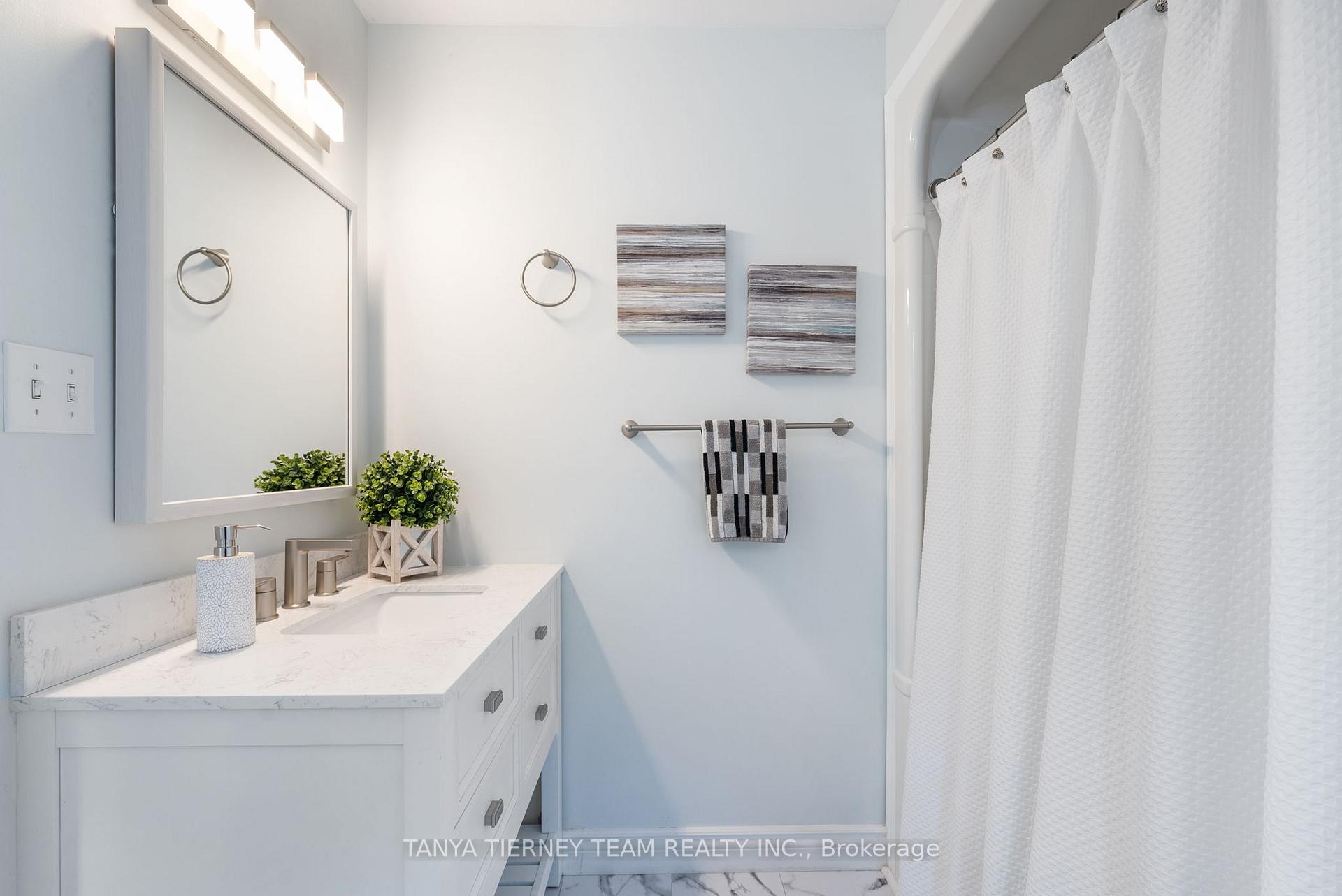 Photo 23 of Unit 24, 460 Woodmount Drive E, Oshawa, Samac — HOMEH