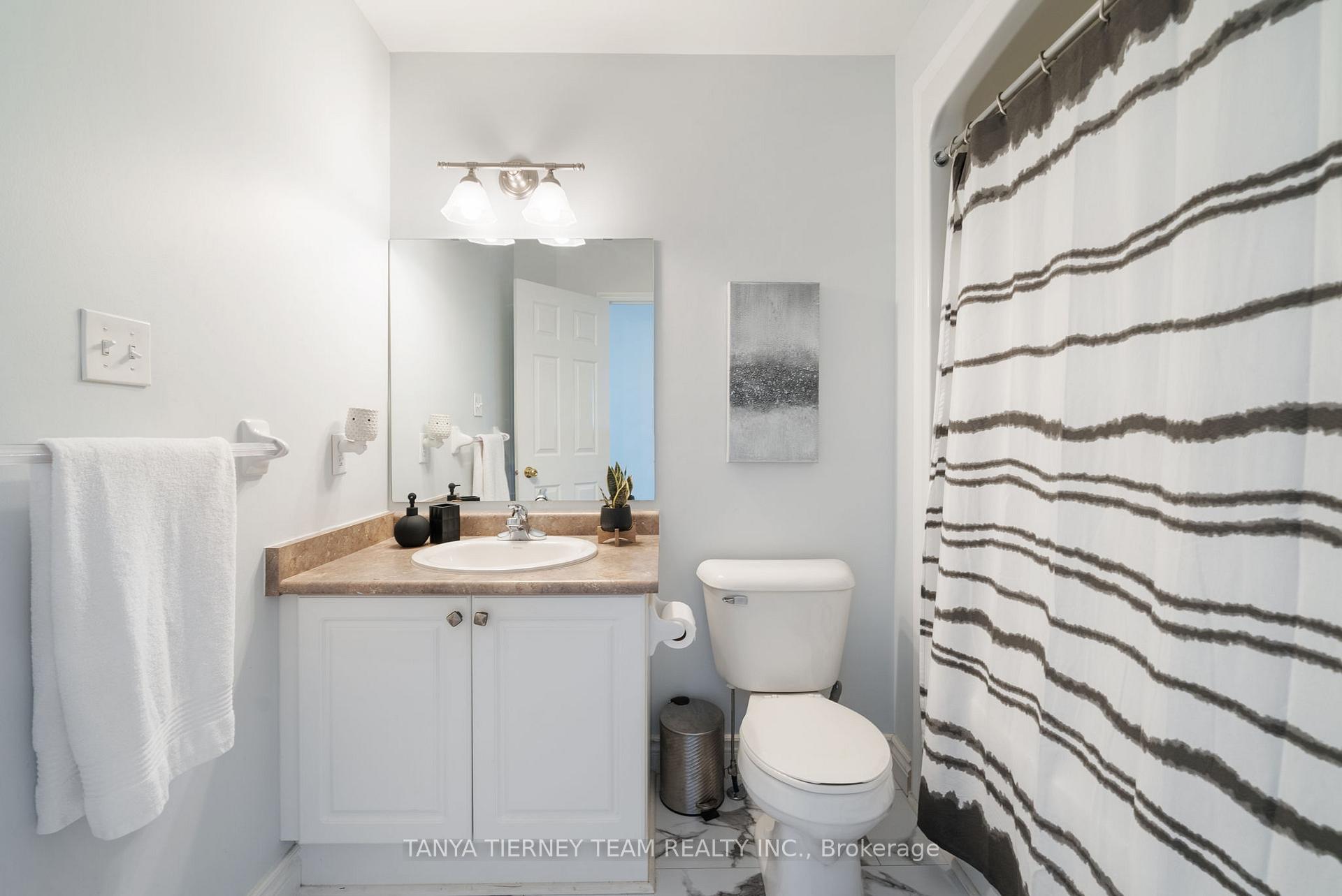 Photo 26 of Unit 24, 460 Woodmount Drive E, Oshawa, Samac — HOMEH