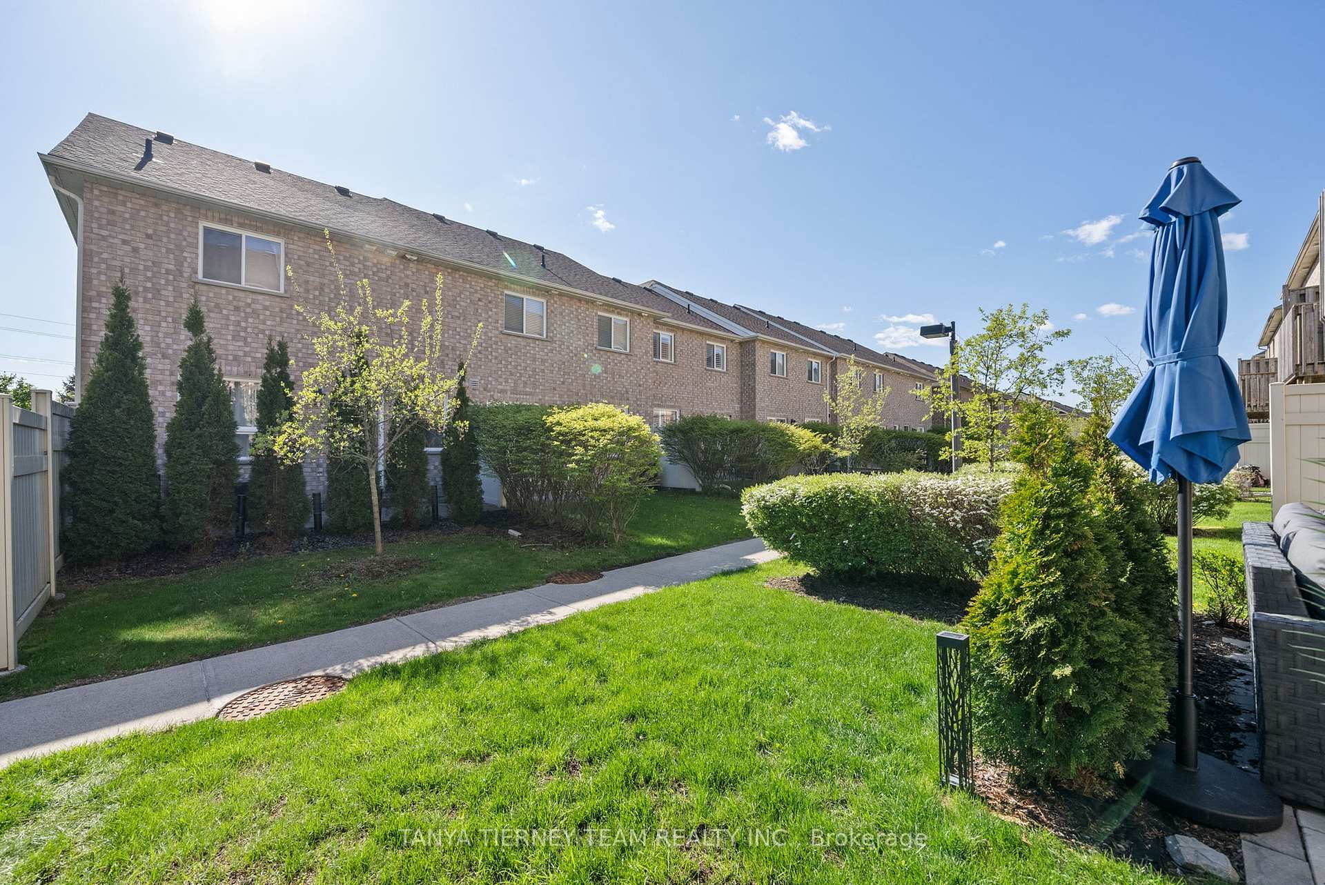 Photo 40 of Unit 24, 460 Woodmount Drive E, Oshawa, Samac — HOMEH