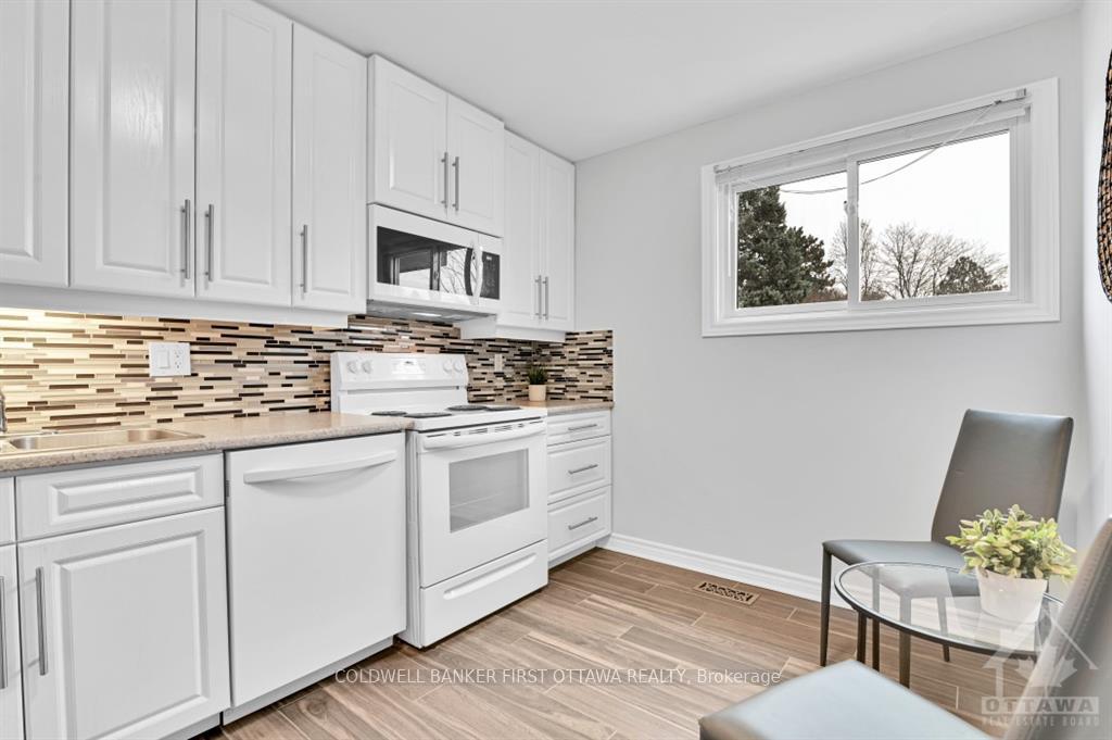 Photo 4 of 73 Mcclintock Way, Ottawa, Kanata - Katimavik — HOMEH