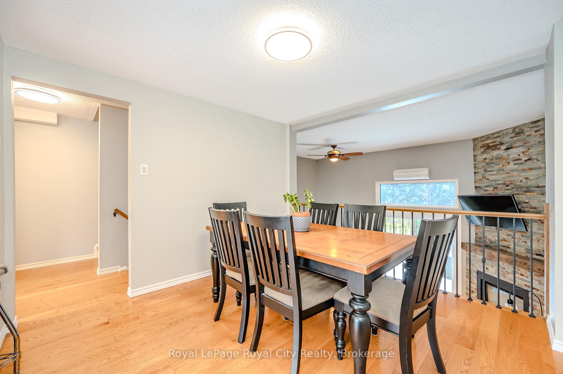 Photo 10 of Unit 9, 2 Worton Avenue, Guelph, Willow West/Sugarbush/West Acres — HOMEH