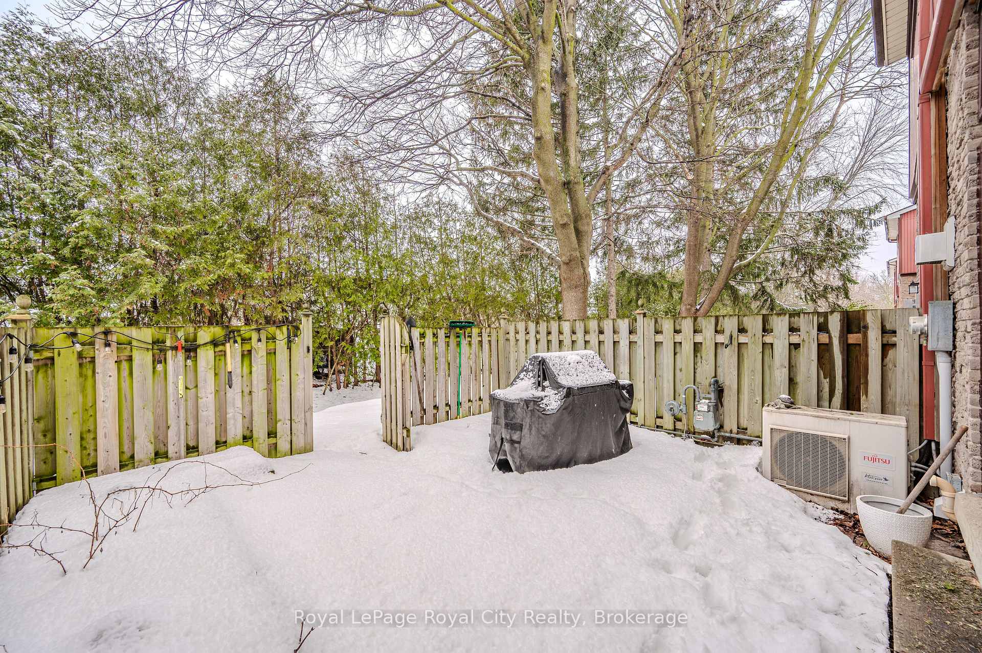Photo 21 of Unit 9, 2 Worton Avenue, Guelph, Willow West/Sugarbush/West Acres — HOMEH