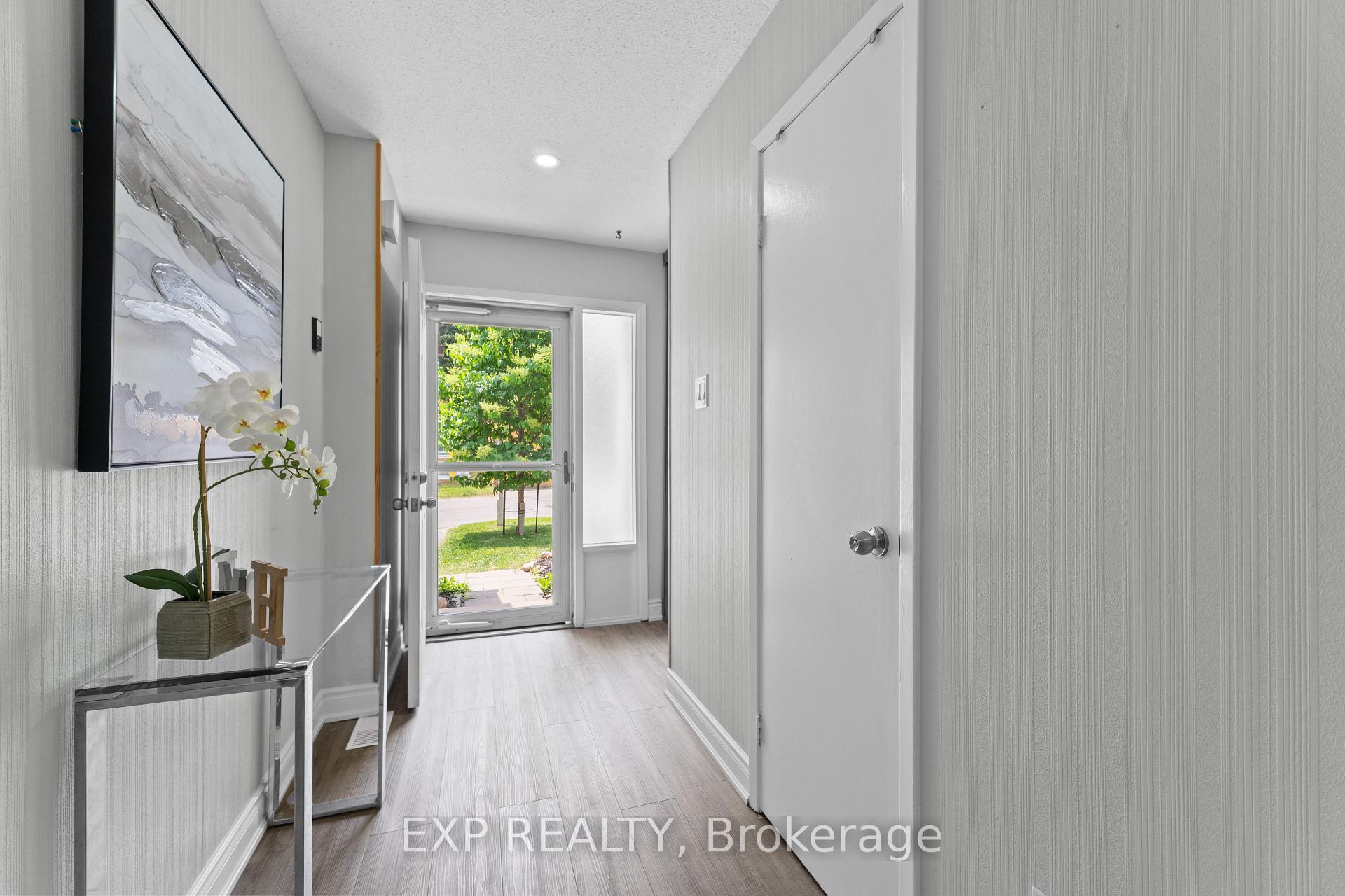 Photo 14 of 49 Lynden Circle, Halton Hills, Georgetown — HOMEH