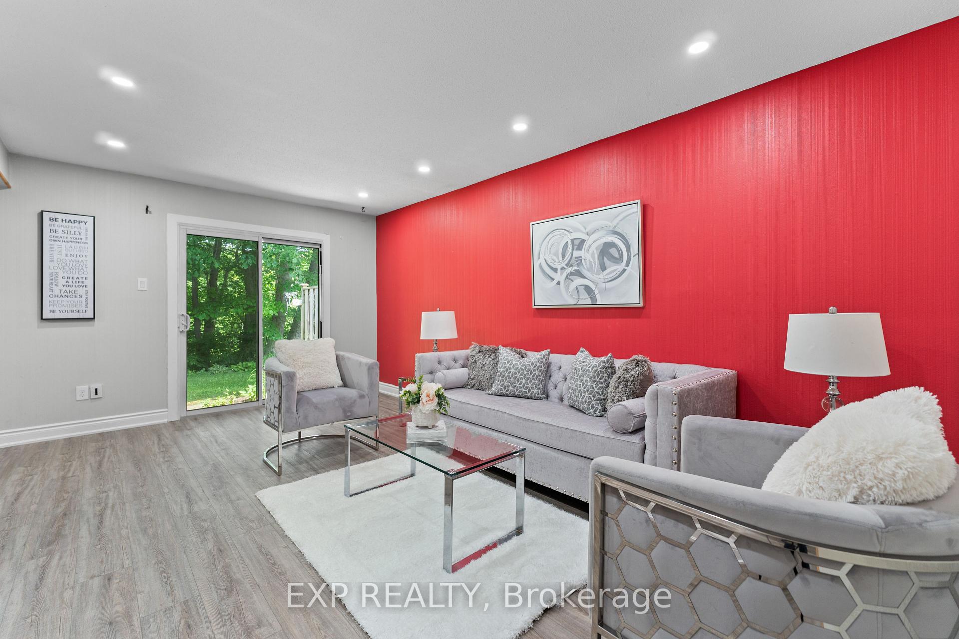 Photo 5 of 49 Lynden Circle, Halton Hills, Georgetown — HOMEH