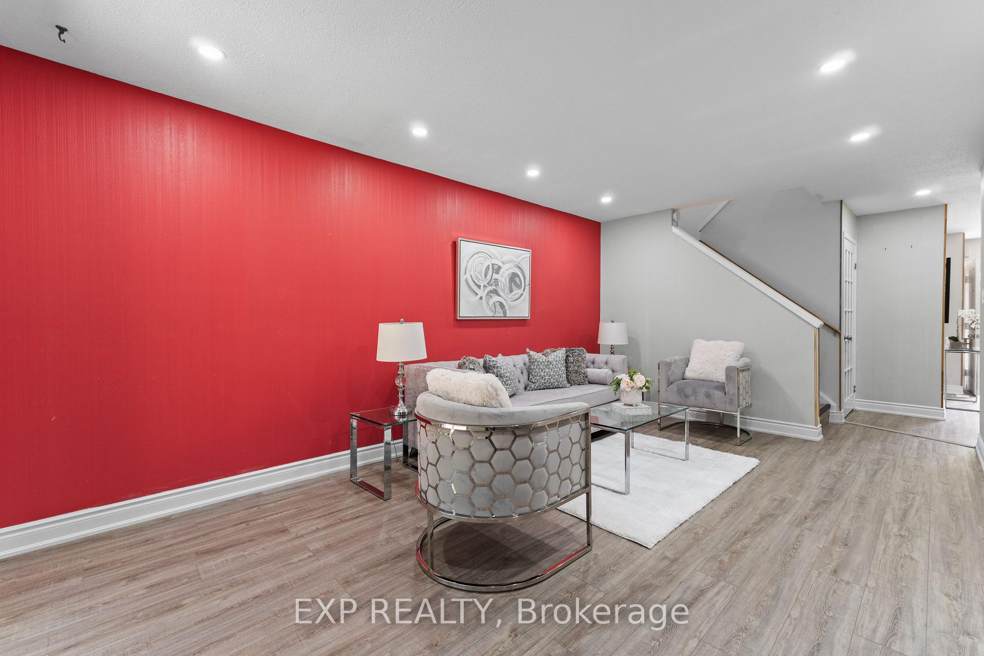 Photo 4 of 49 Lynden Circle, Halton Hills, Georgetown — HOMEH