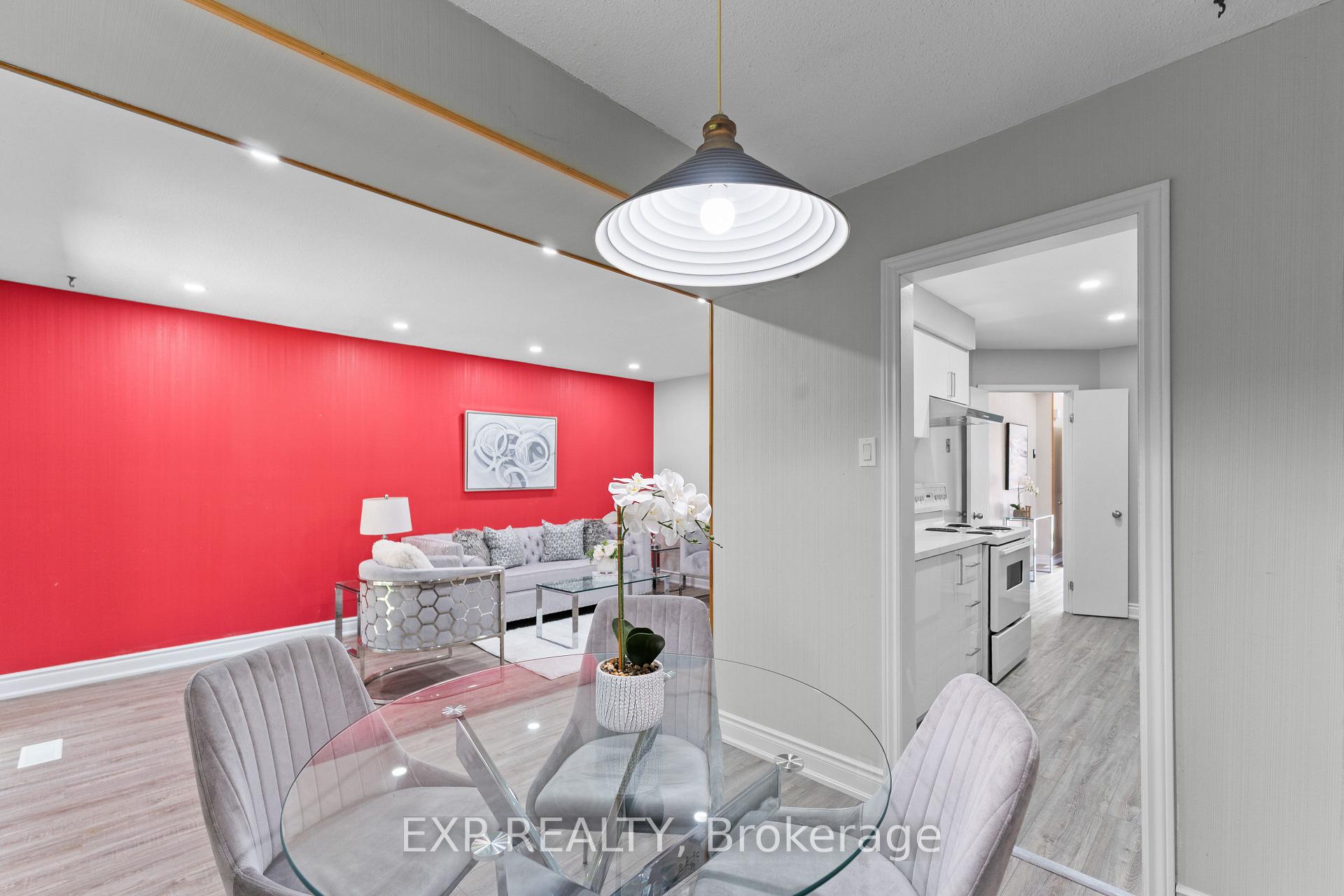Photo 6 of 49 Lynden Circle, Halton Hills, Georgetown — HOMEH