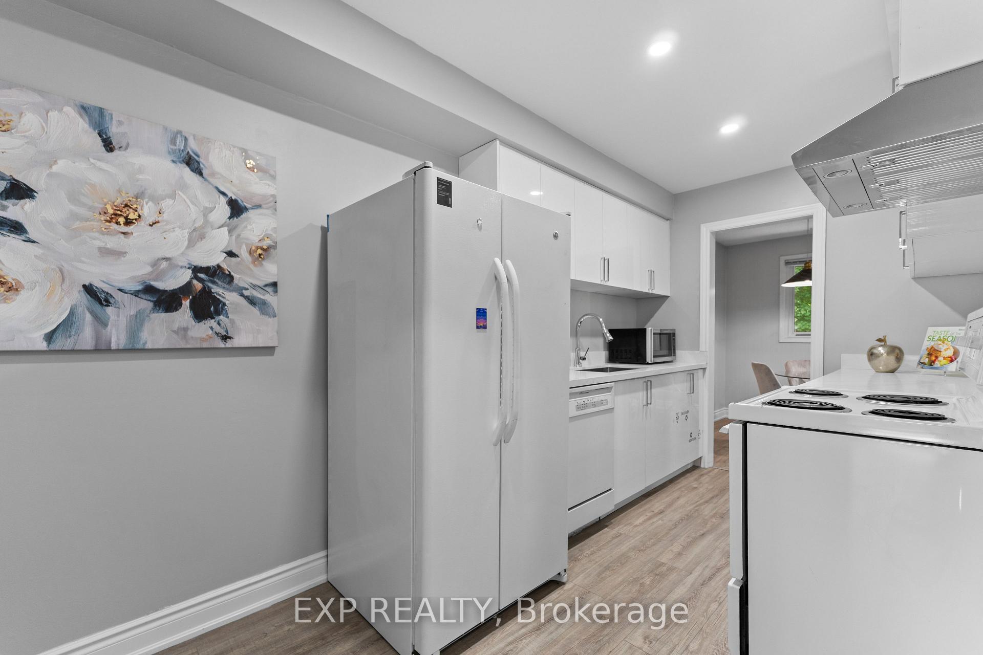 Photo 2 of 49 Lynden Circle, Halton Hills, Georgetown — HOMEH